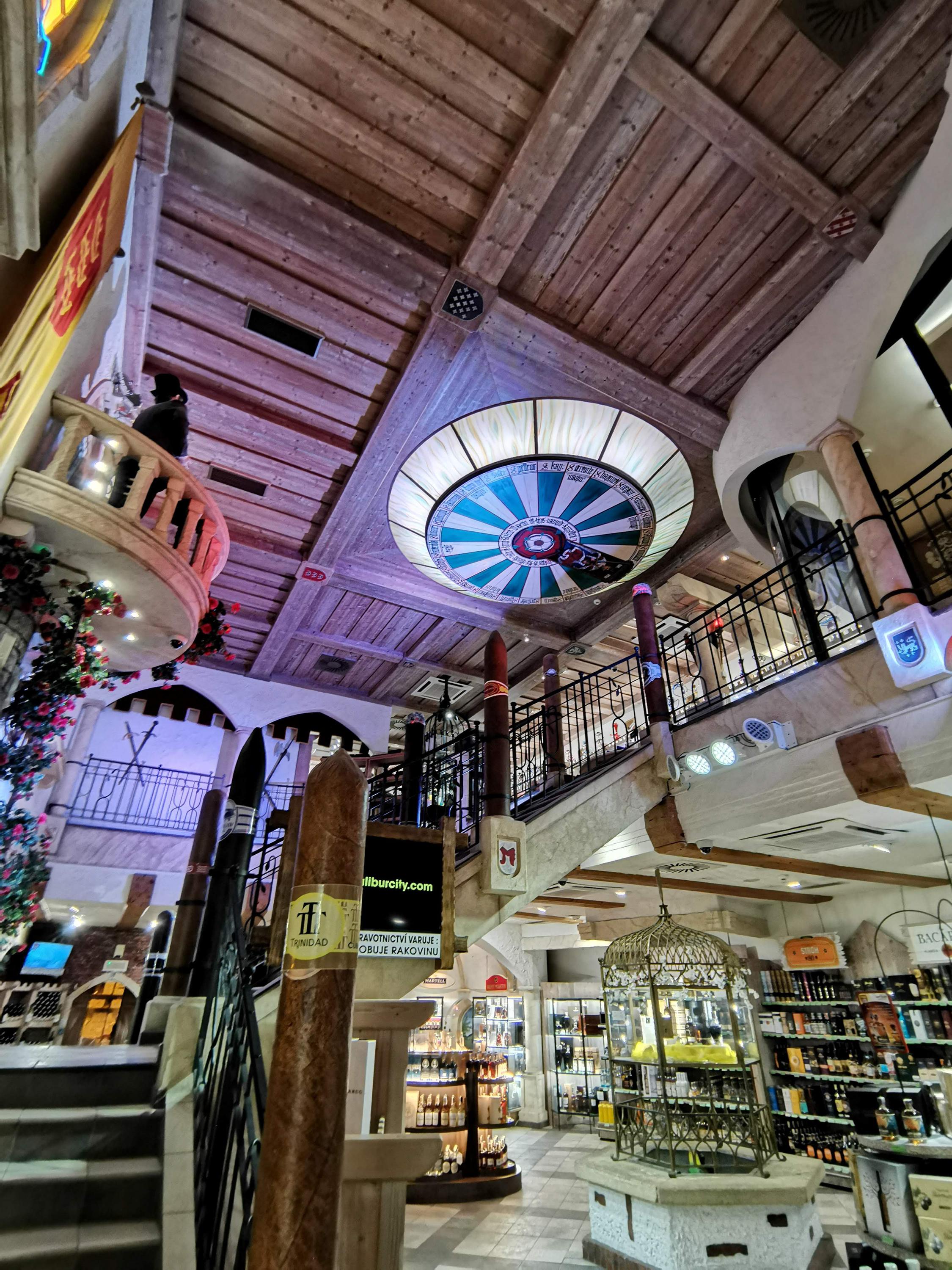Excalibur Free Shop foto 3