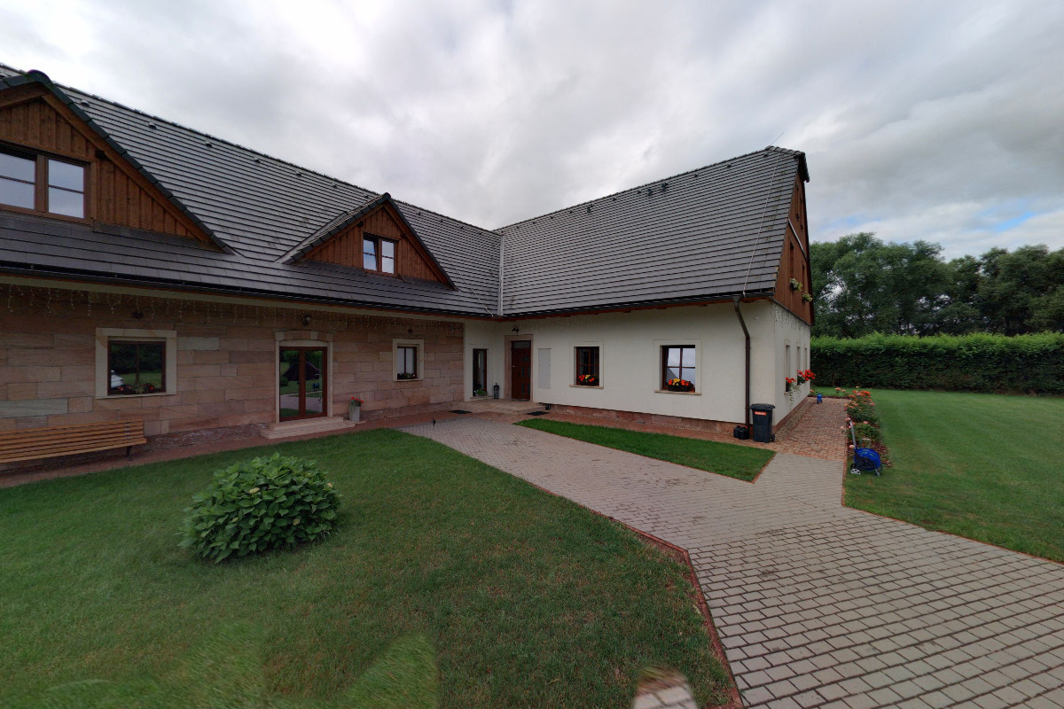 Statek pod lípou