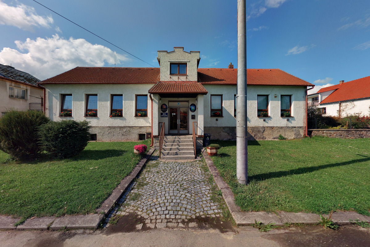 Věžnice - obecní úřad foto 2