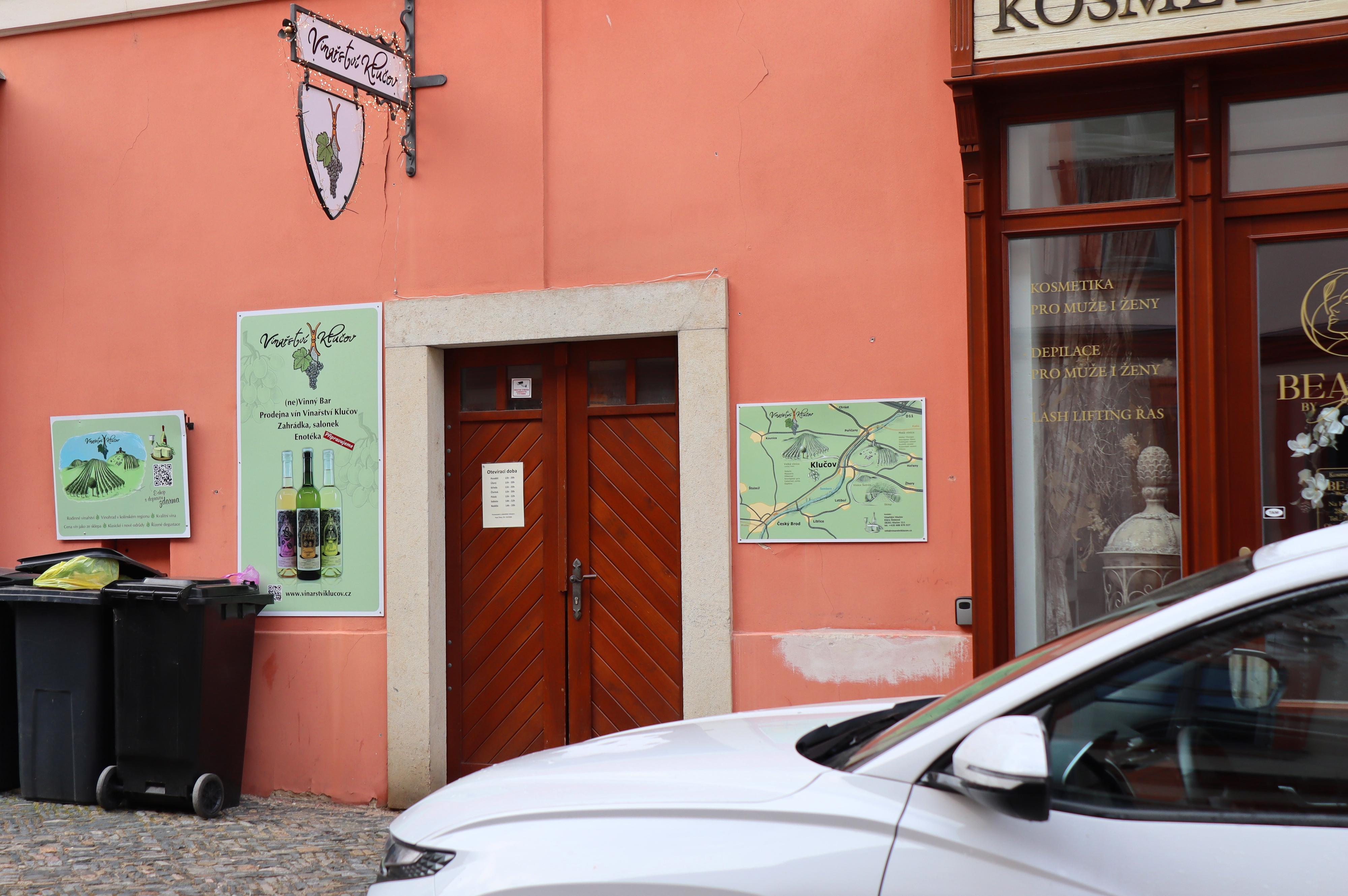 (ne)Vinný bar