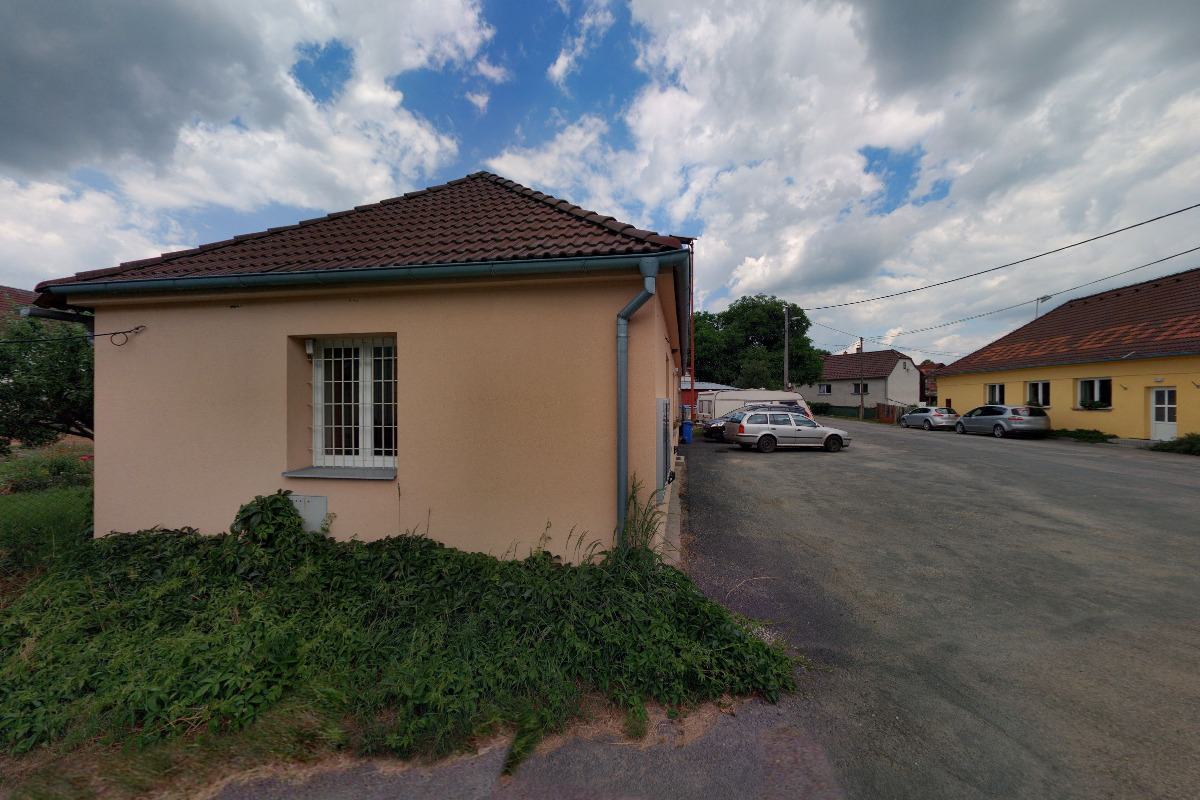 Pokojovice - obecní úřad foto 2