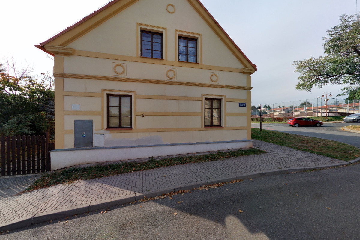 Ubytování U školy