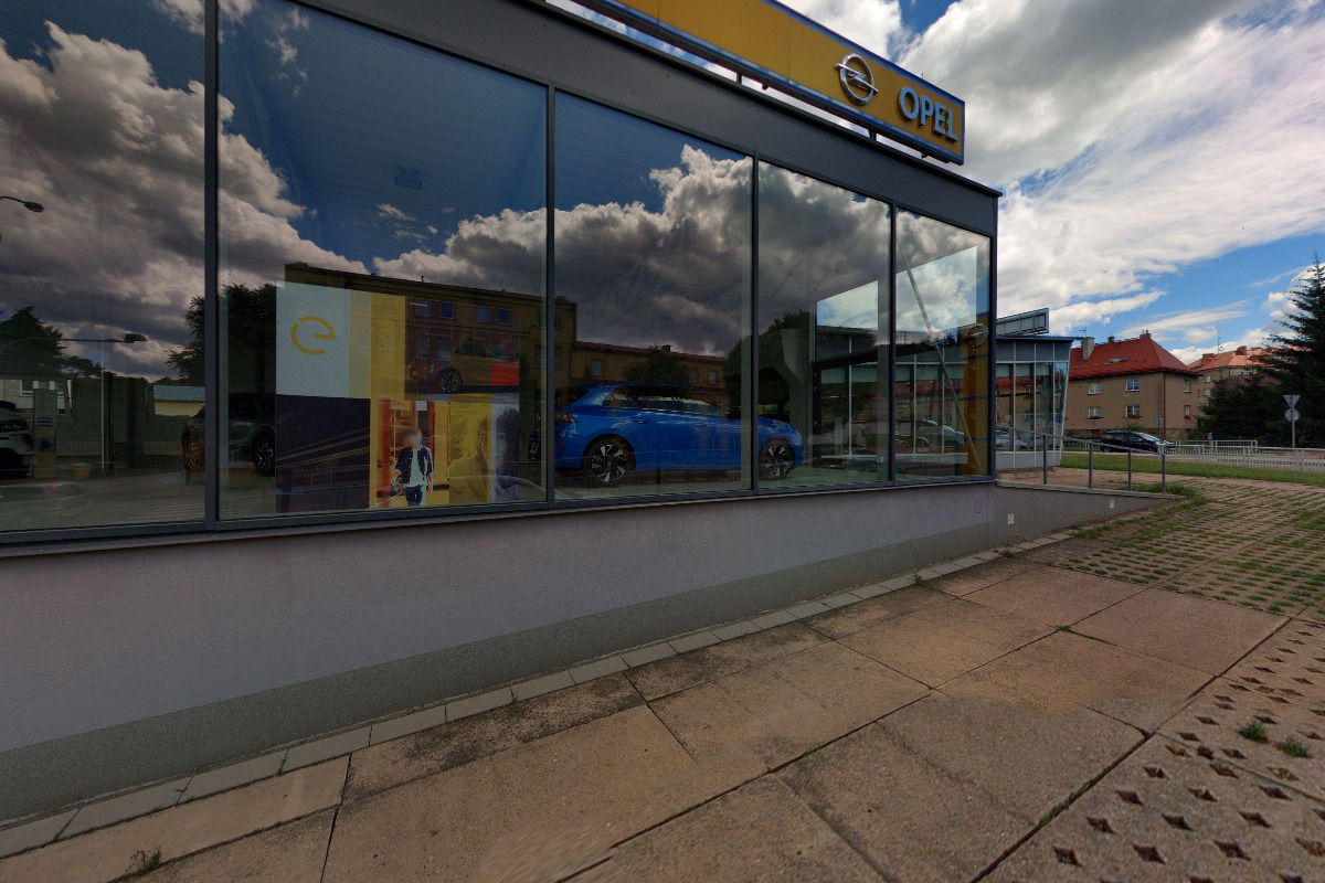 Autosalon Dědek, s.r.o. - OPEL foto 4
