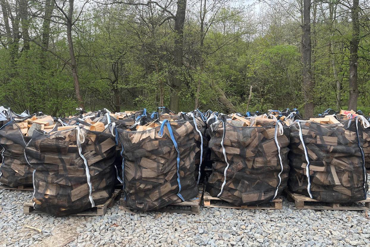 Prodej štípaného palivového dřeva - JK FOREST s.r.o