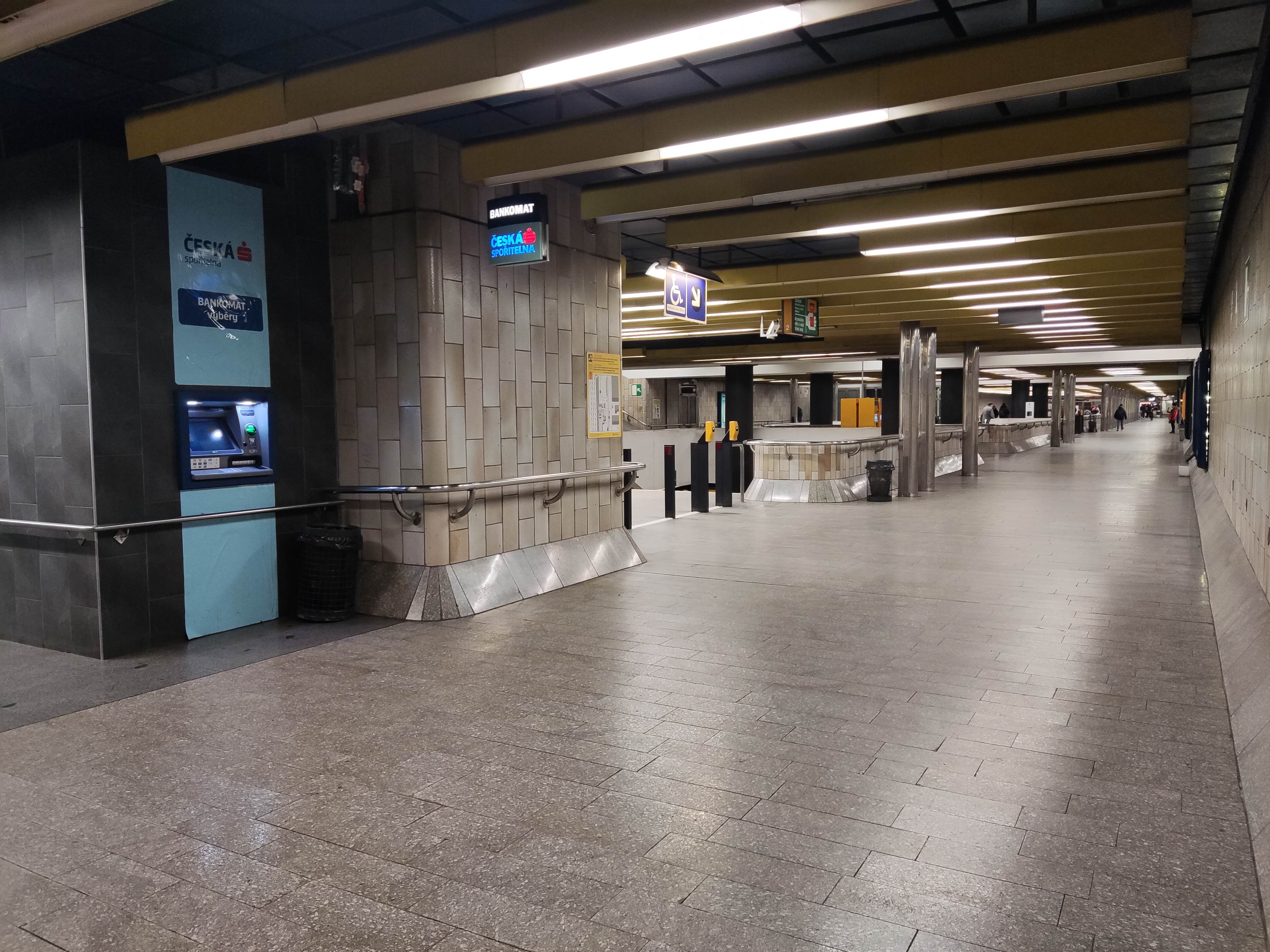 Bankomat České spořitelny foto 1