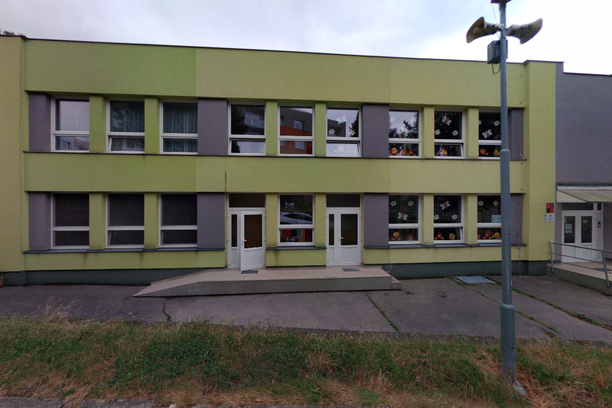 ZŠ, ZUŠ a MŠ Frýdlant - Sídlištní foto 2