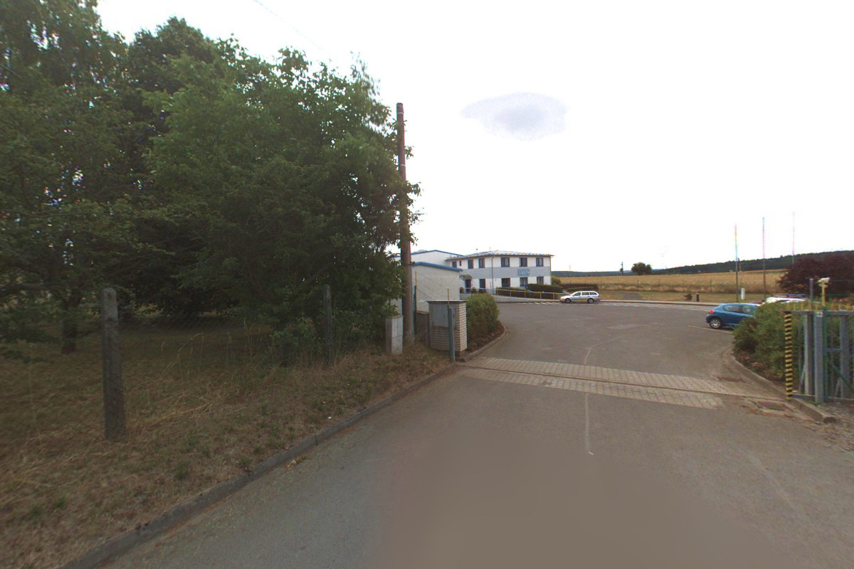 e m z Hanauer, s.r.o.