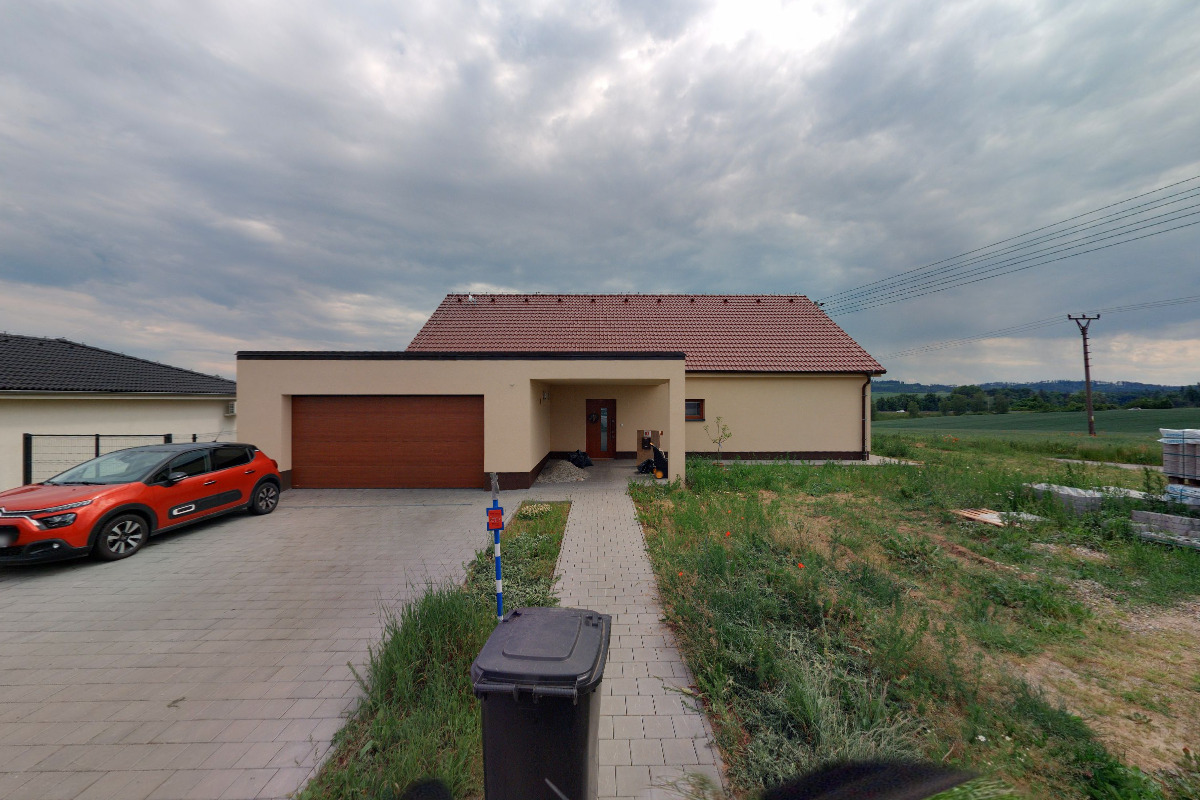 Make - up artist Markéta Bárová