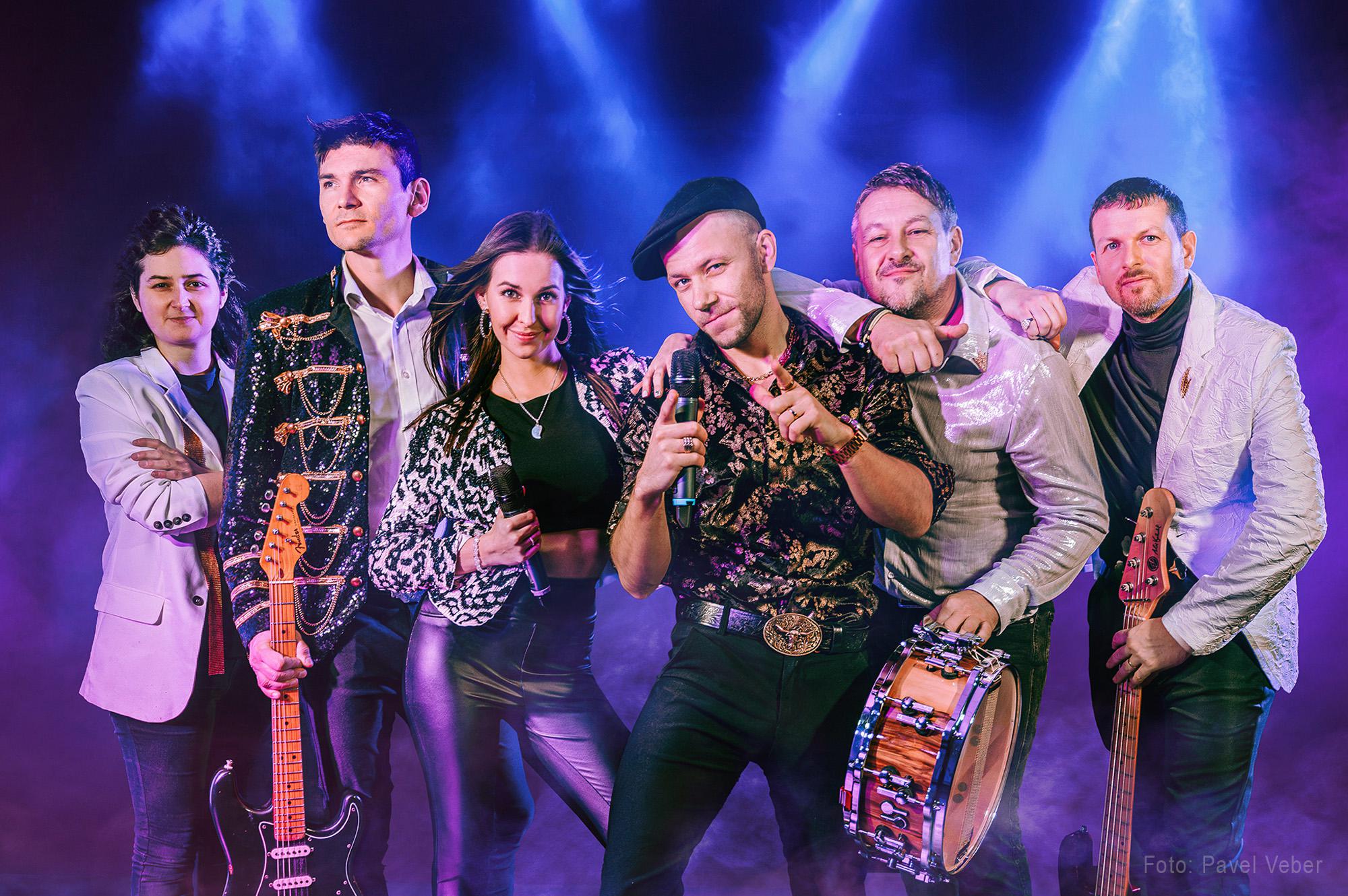 Simply The Show – kapela