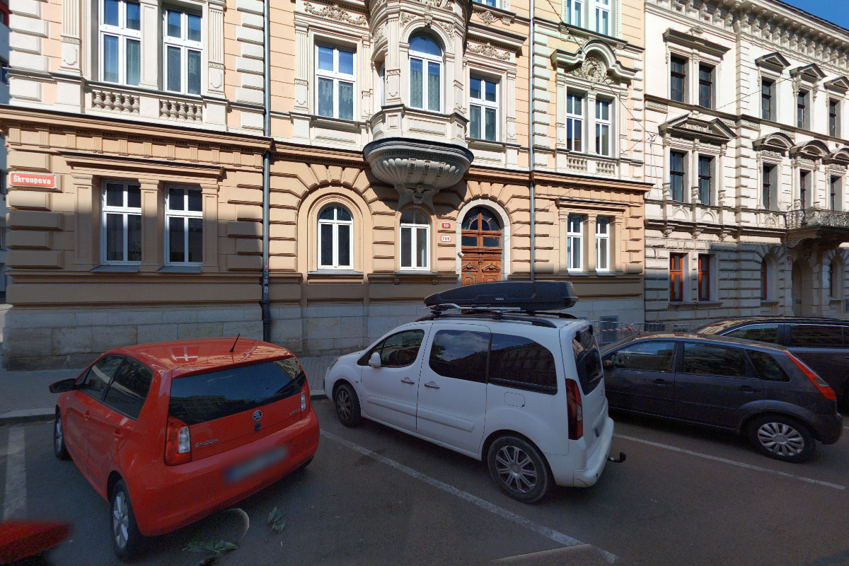 REALITY TOUŠOVÁ S.R.O.