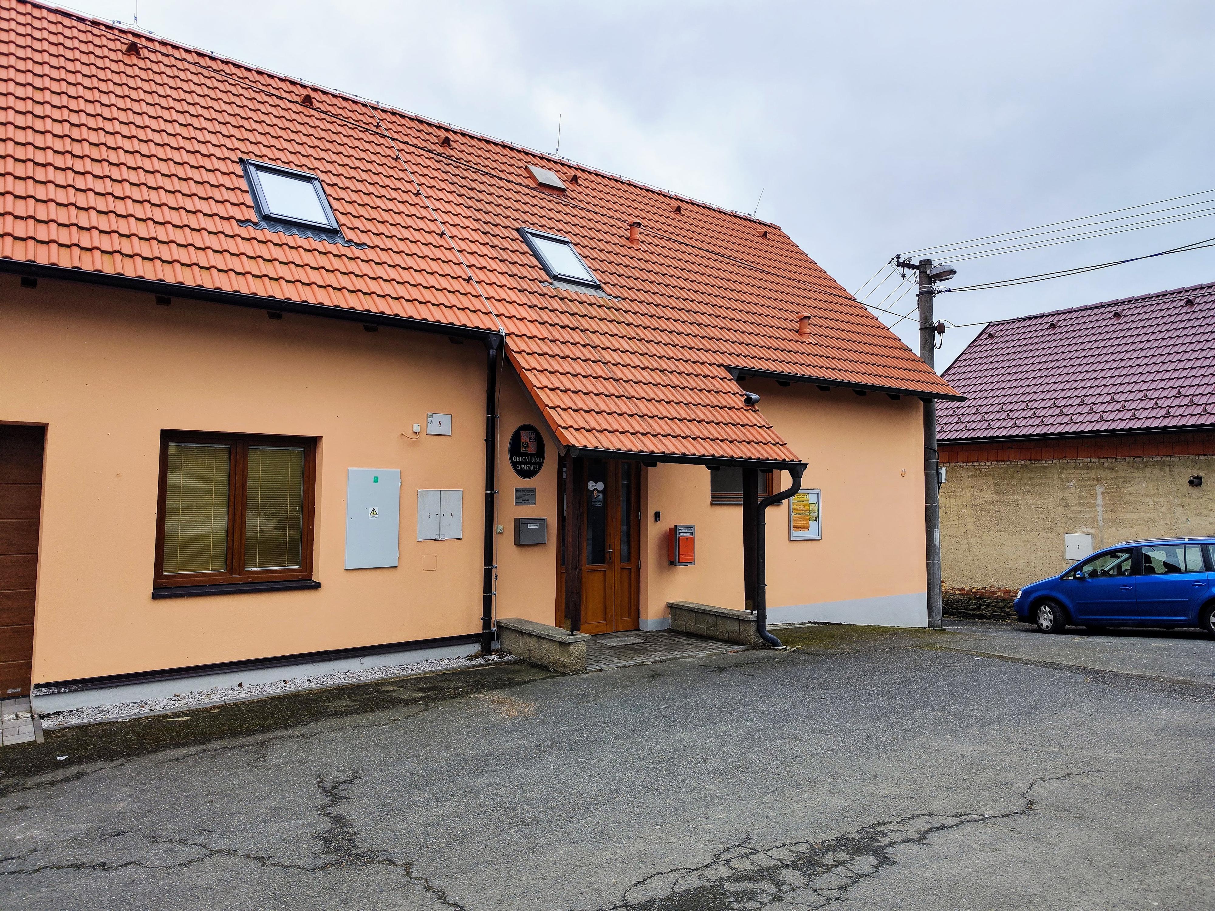 Chrastavice - obecní úřad foto 5
