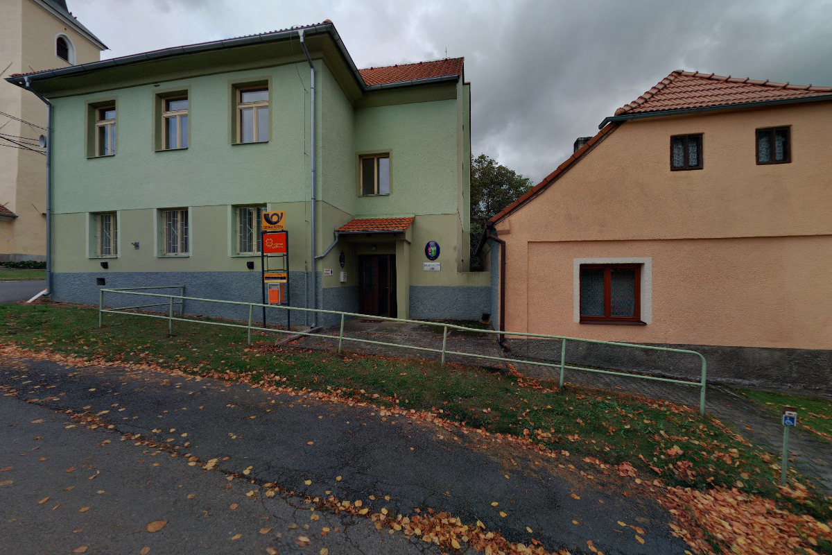 Úboč - obecní úřad foto 2