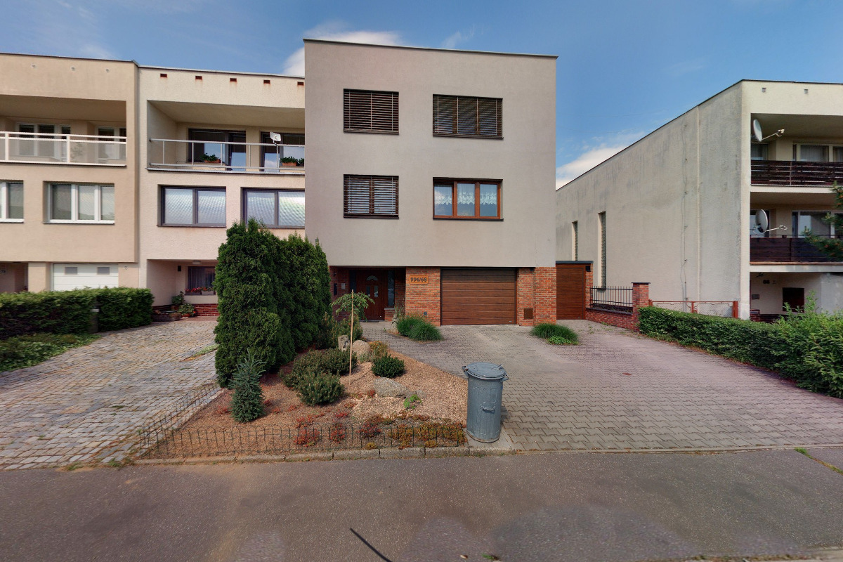 JUDr. NINA RYDLOVÁ, LL.M., advokátka