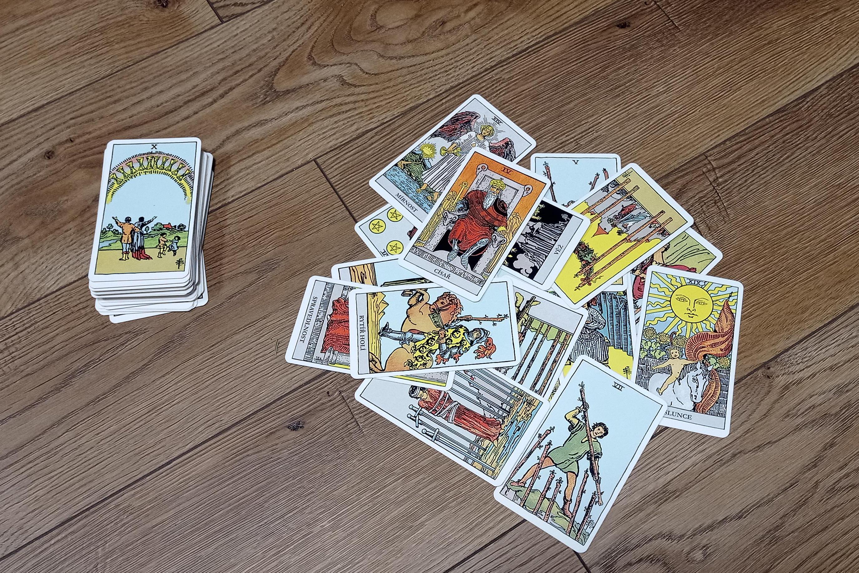 Léčení technikou Reiki a výklad karet