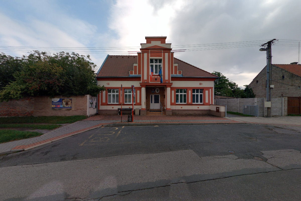 Cvrčovice - obecní úřad foto 4