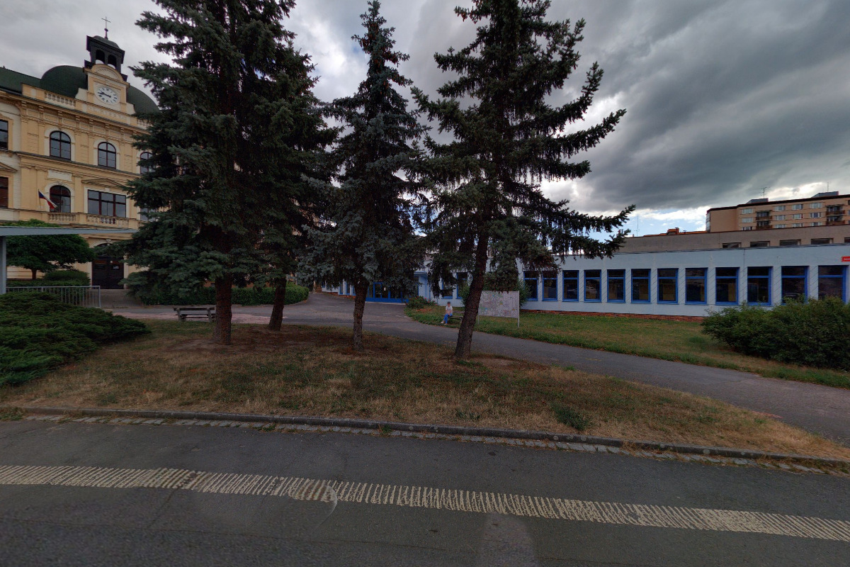 Hotelová škola Plzeň Skvrňany - jídelna foto 2