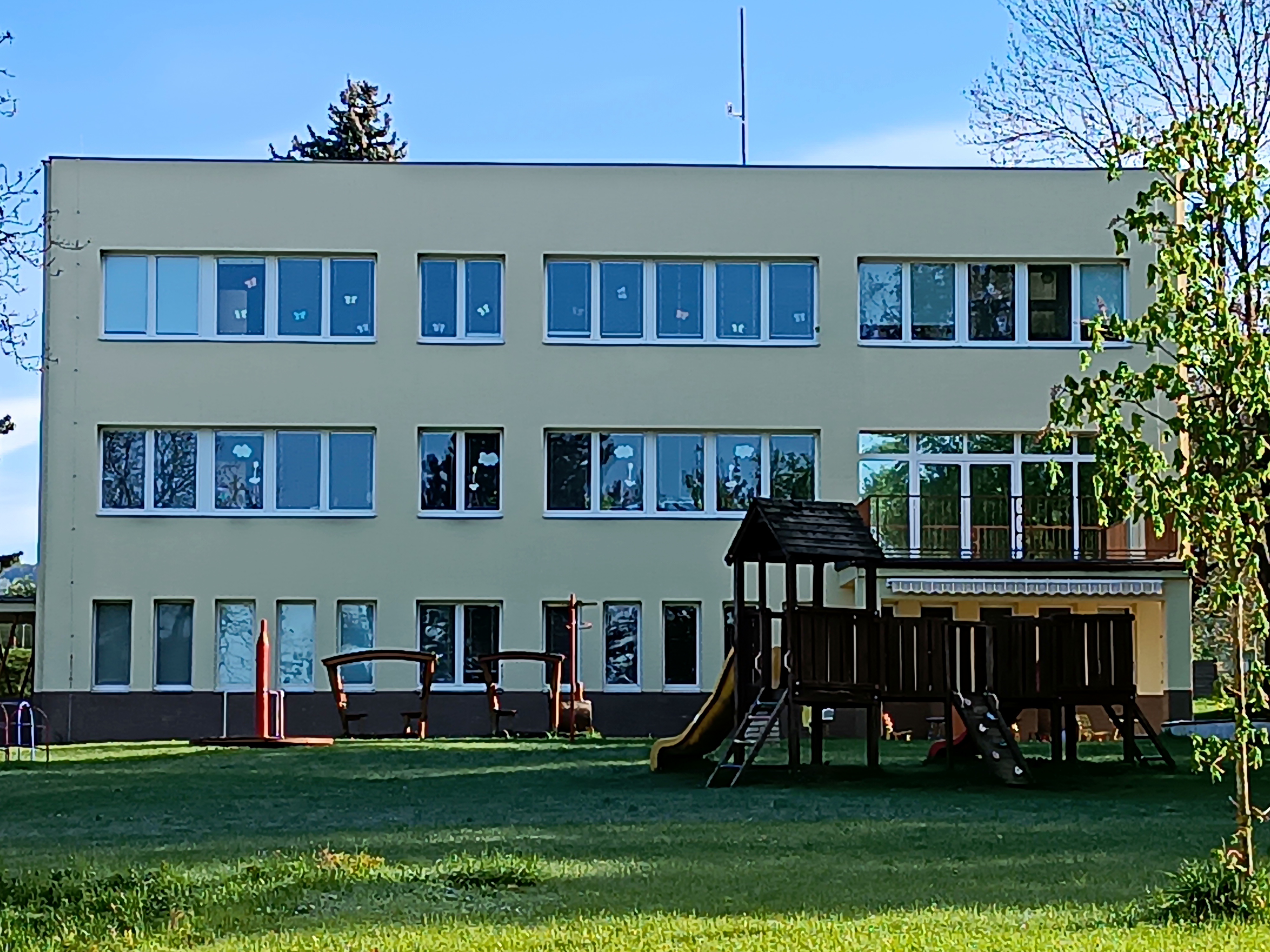 Masarykova ZŠ a MŠ Železnice foto 4