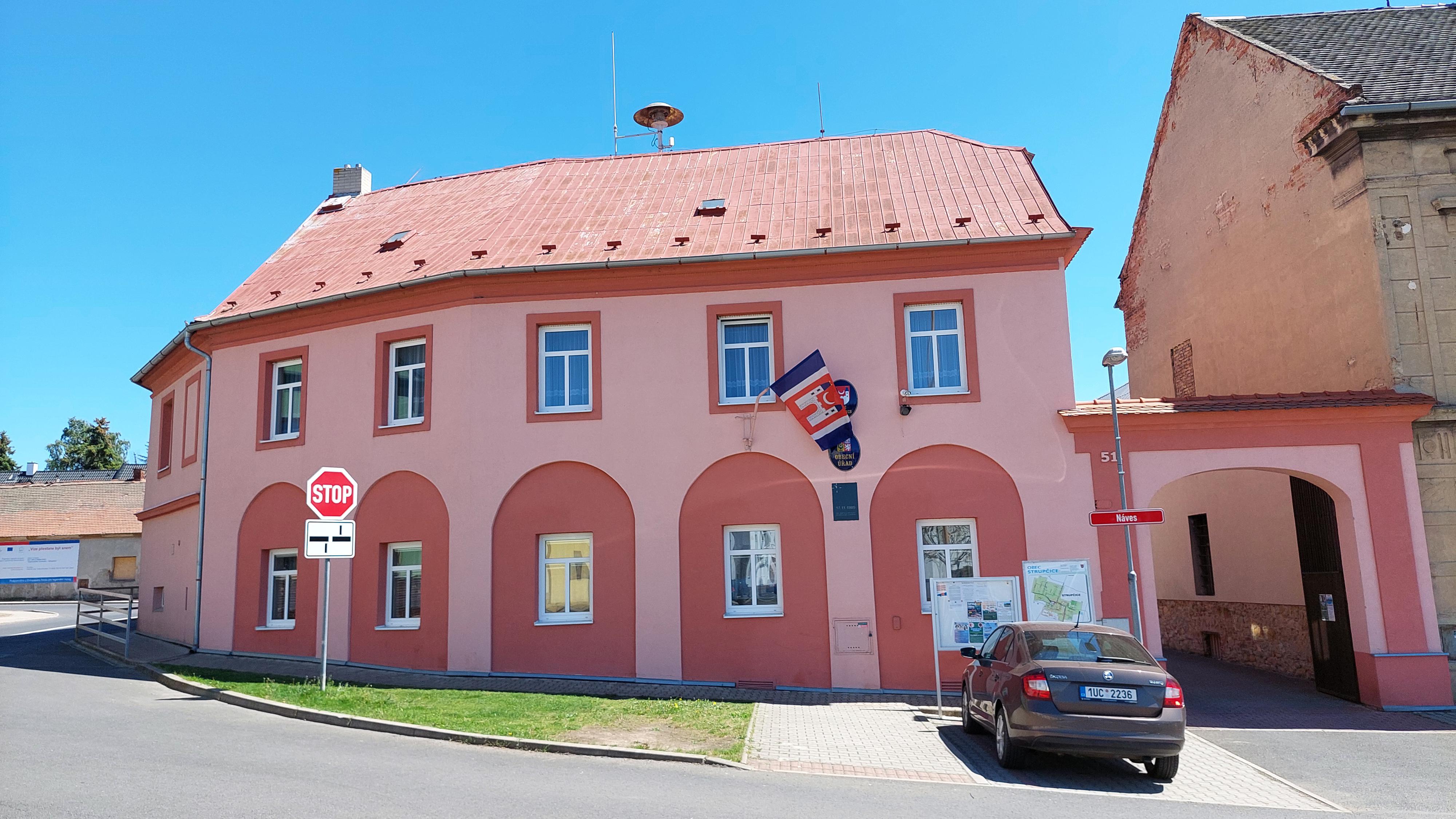 Strupčice - obecní úřad foto 3