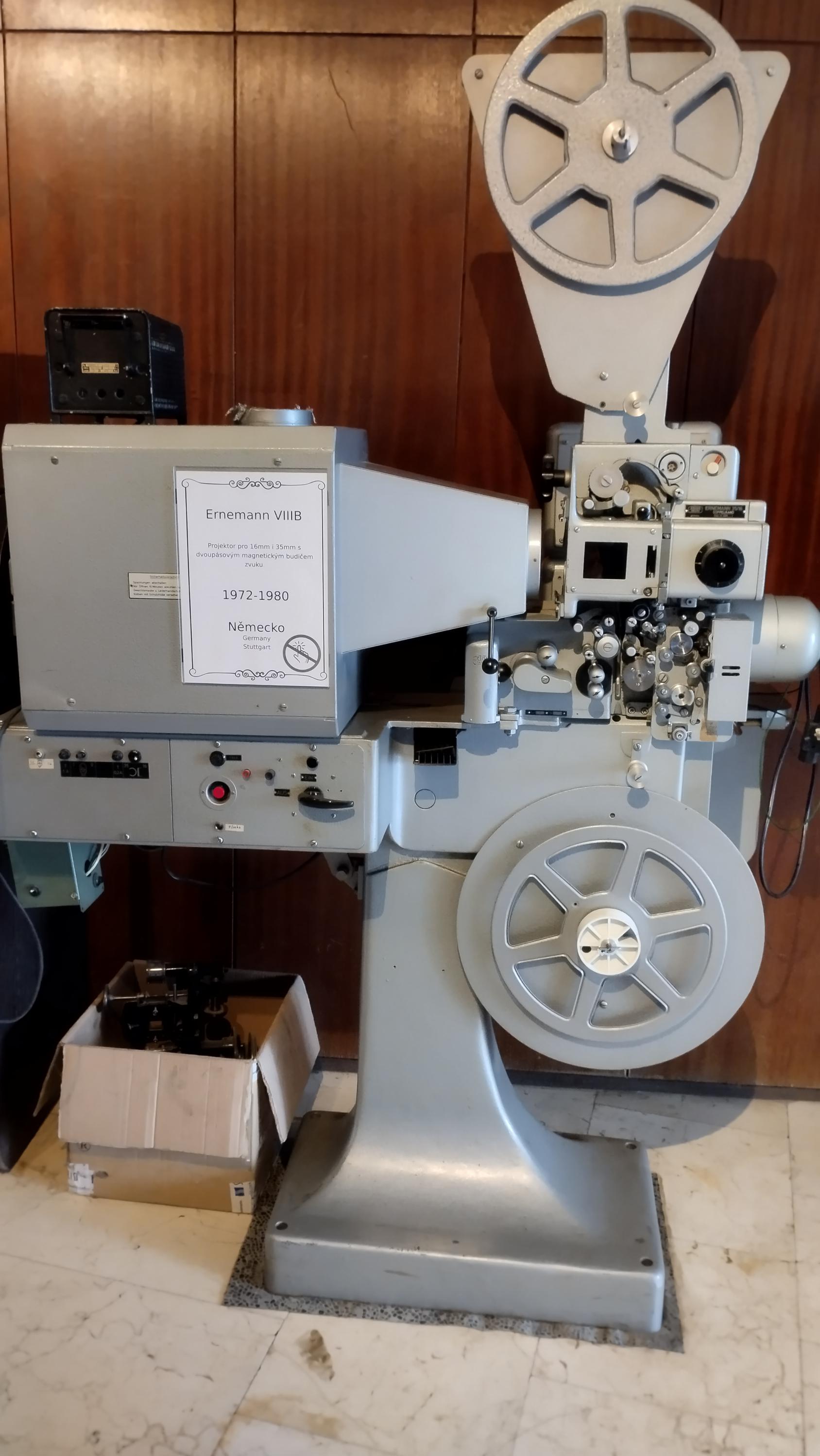 Galerie promítaček - audiovizuální techniky foto 3