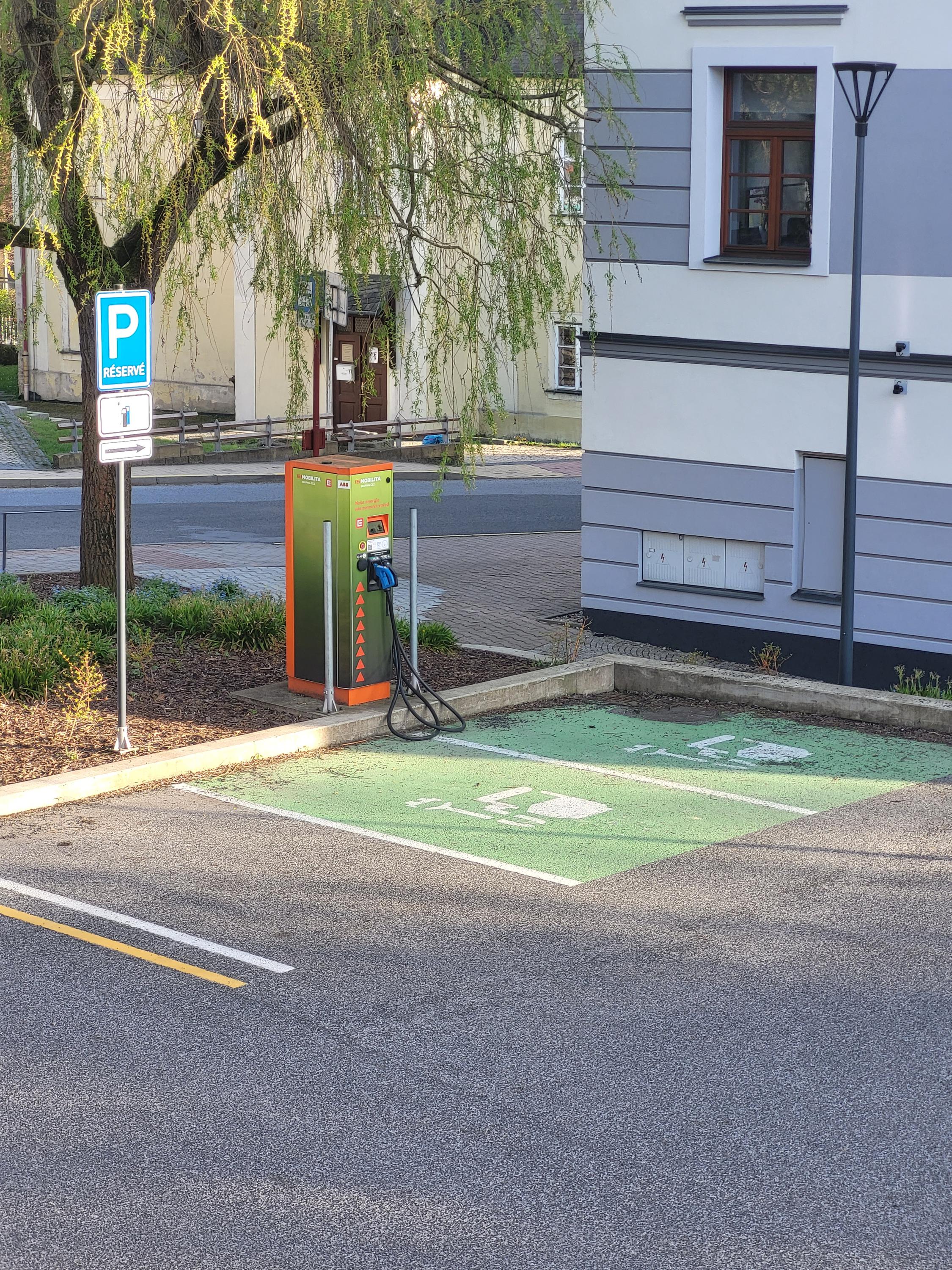 Nabíjecí stanice ČEZ foto 5