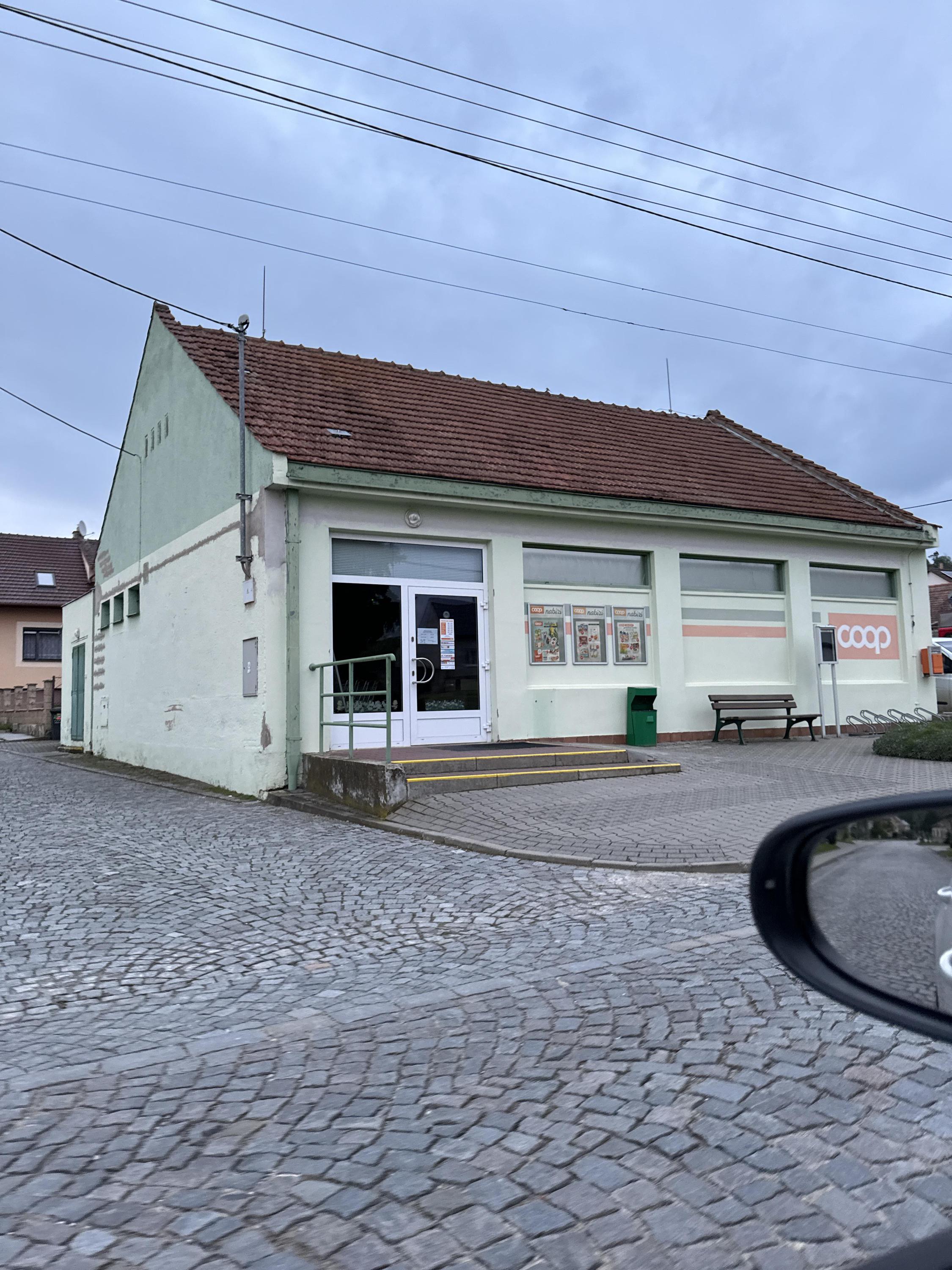 Jednota, spotřební družstvo v Hodoníně - COOP foto 3