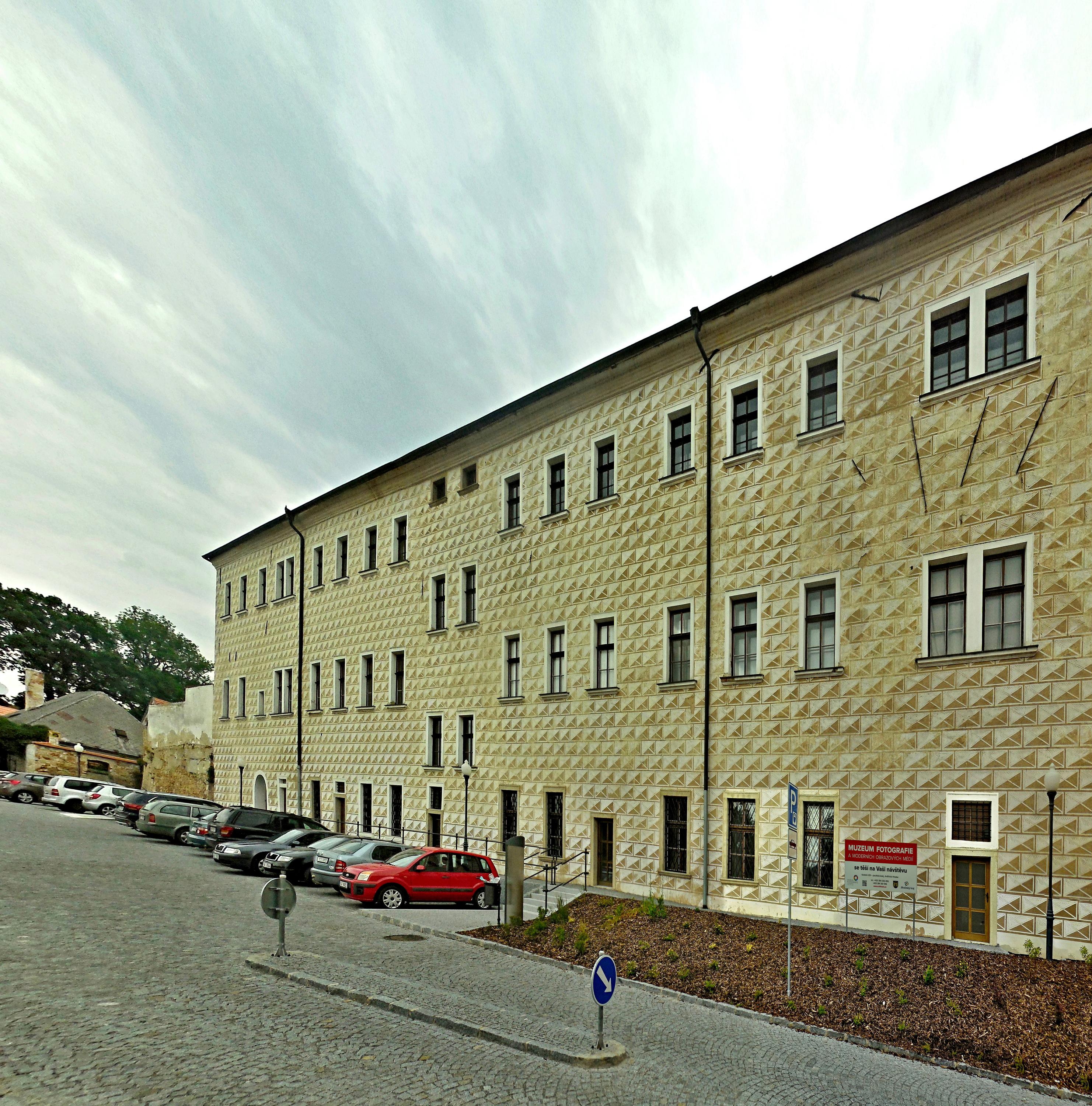 MUZEUM FOTOGRAFIE A MODERNÍCH OBRAZOVÝCH MÉDIÍ