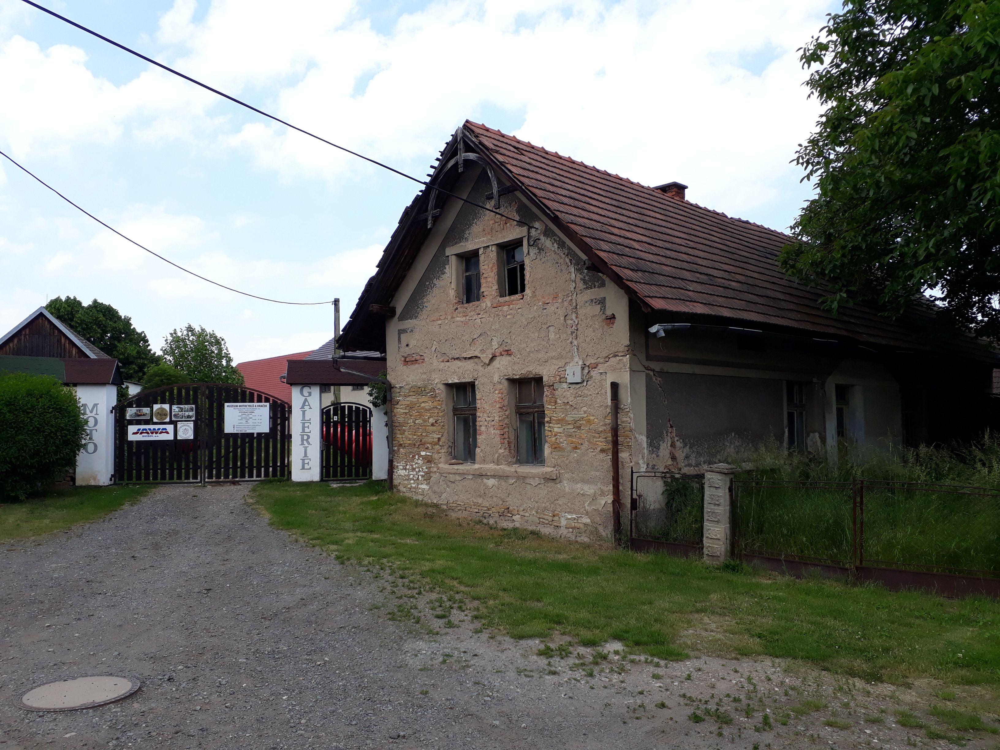 Muzeum Motocyklů a hraček Šestajovice foto 1