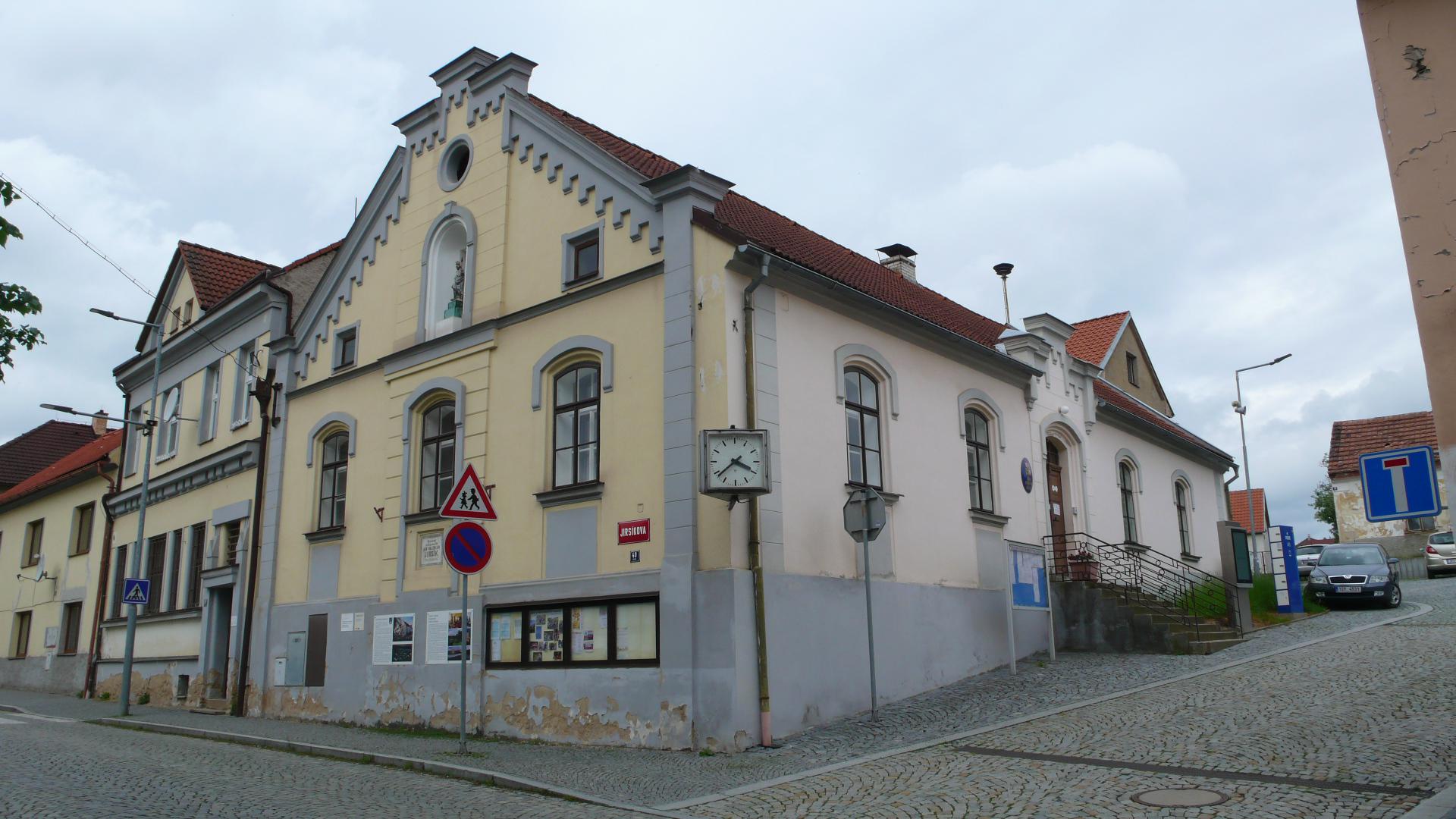Kácov - úřad městyse foto 5