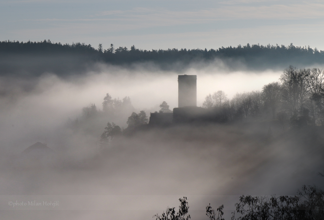 Zřícenina hradu Dobronice u Bechyně