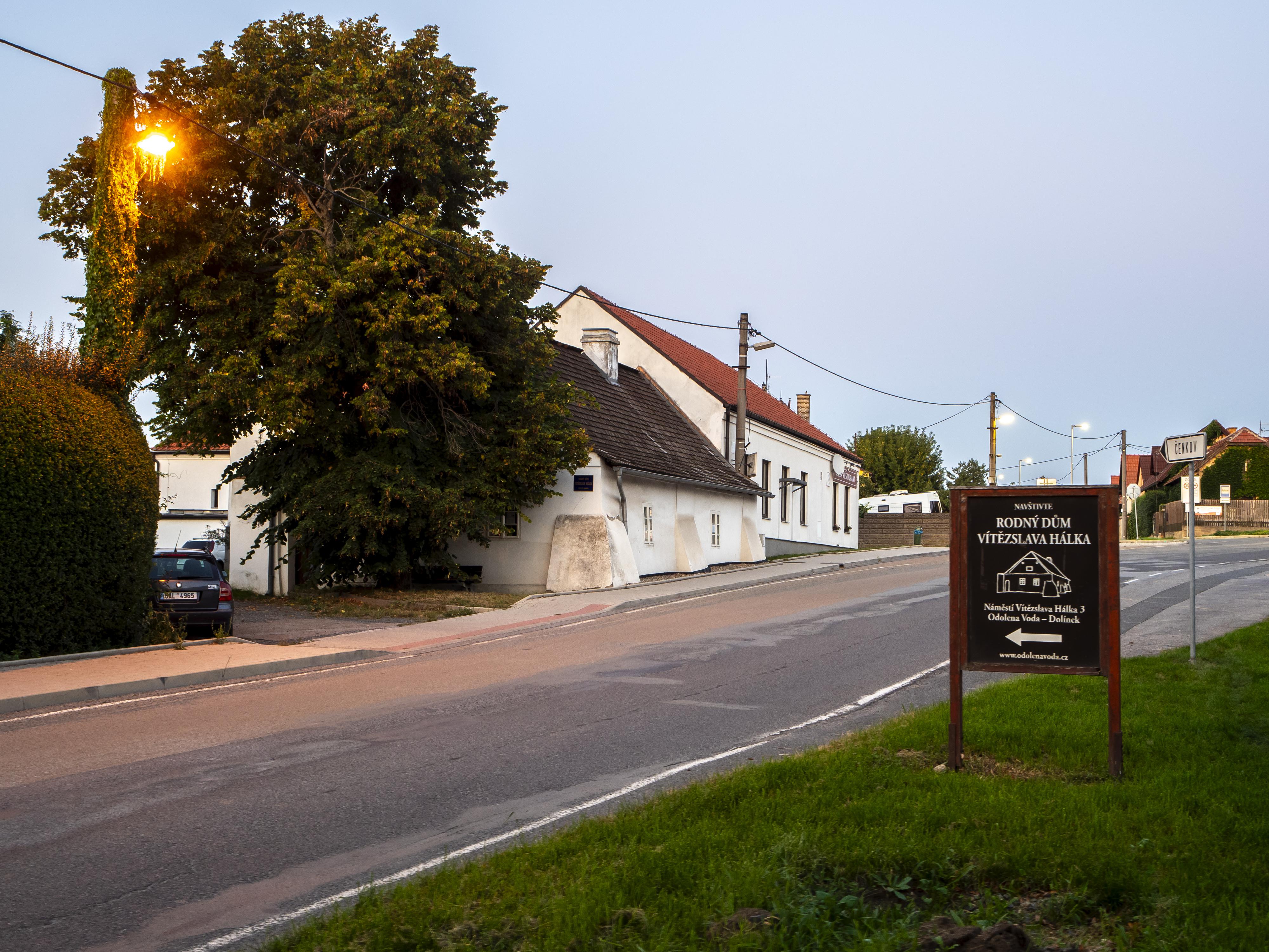 Památník Vítězslava Hálka foto 2