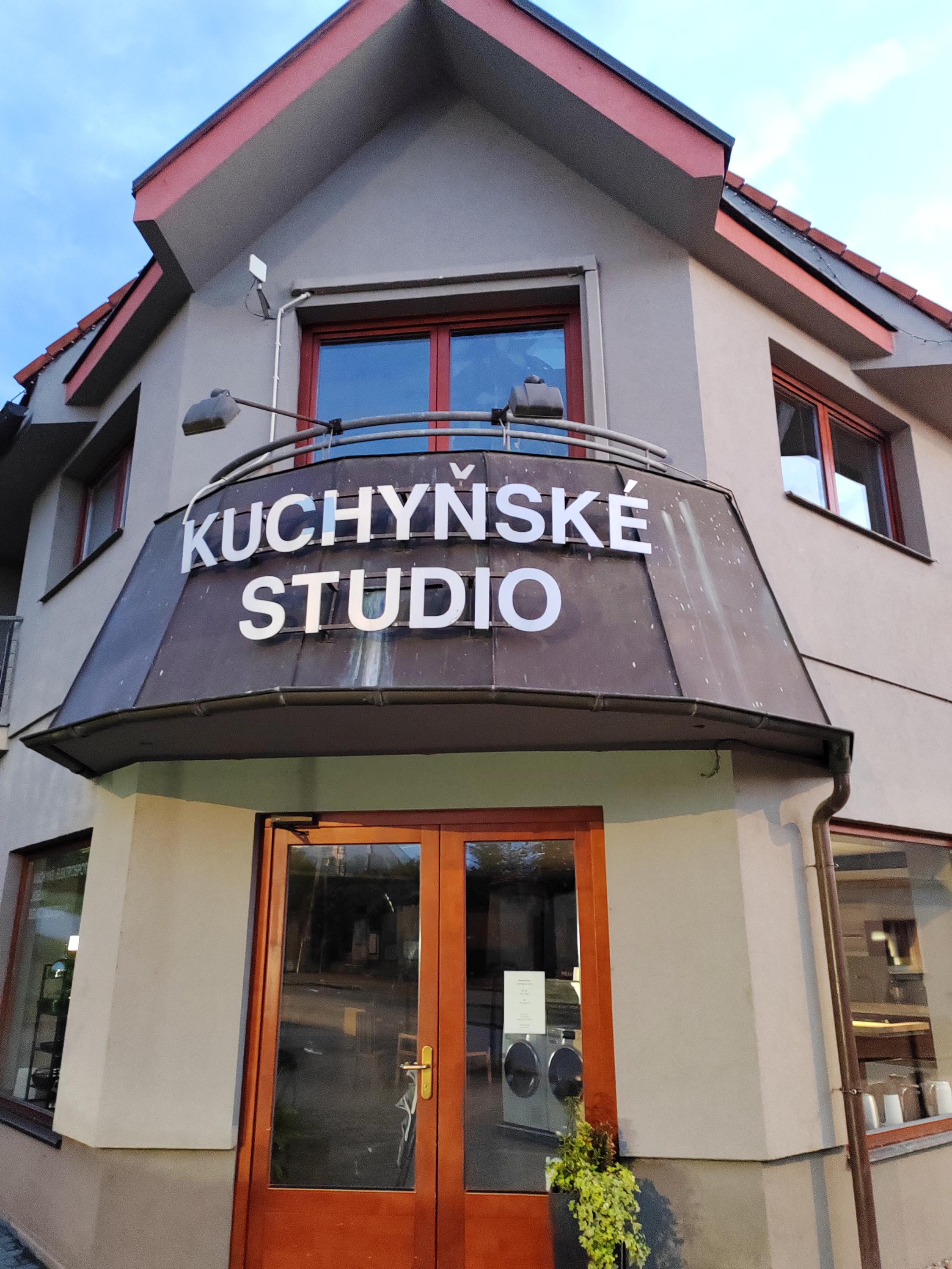 Kuchyně a Interiéry Chvojka foto 2