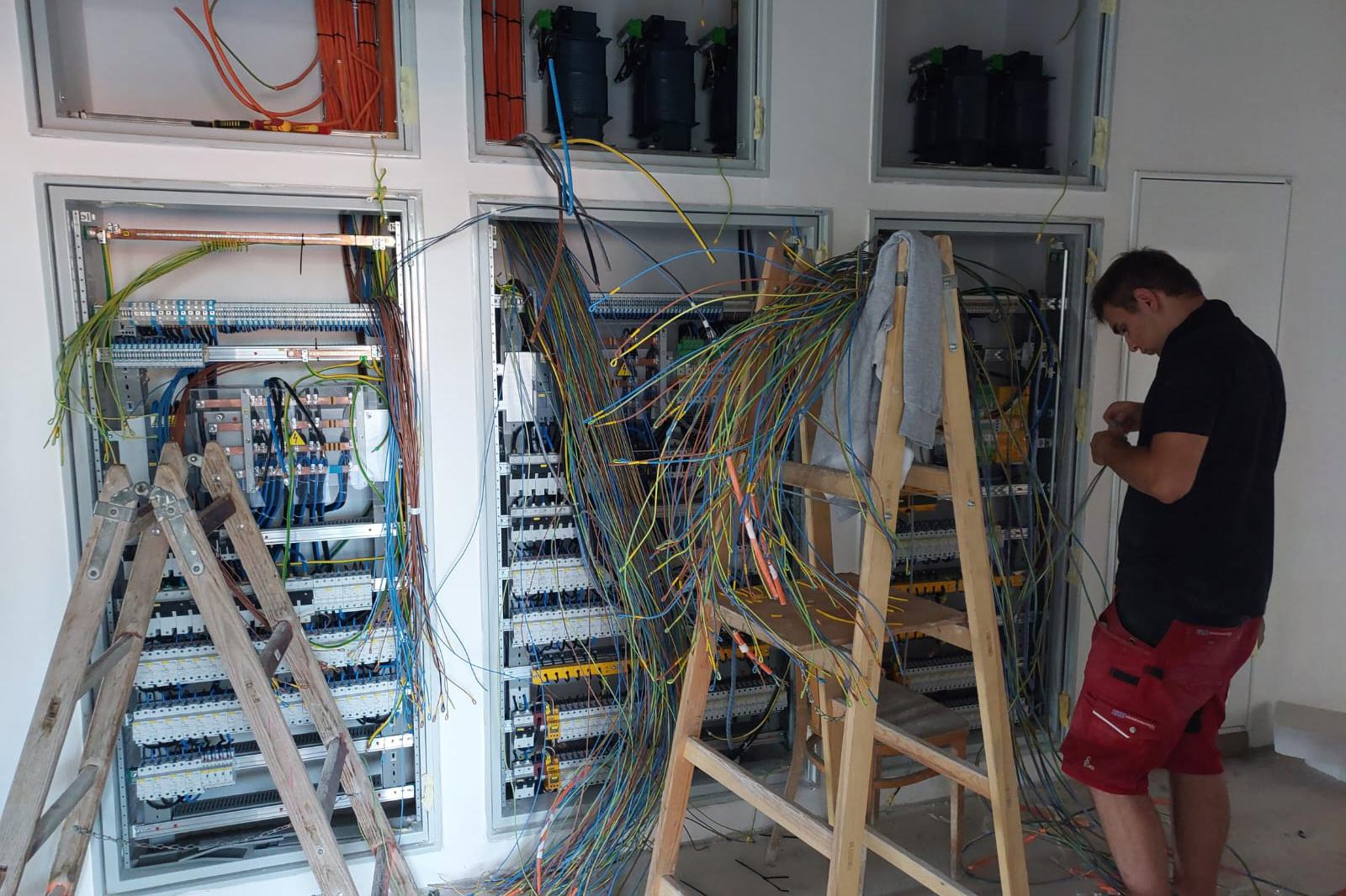 Adamec Elektromontáže