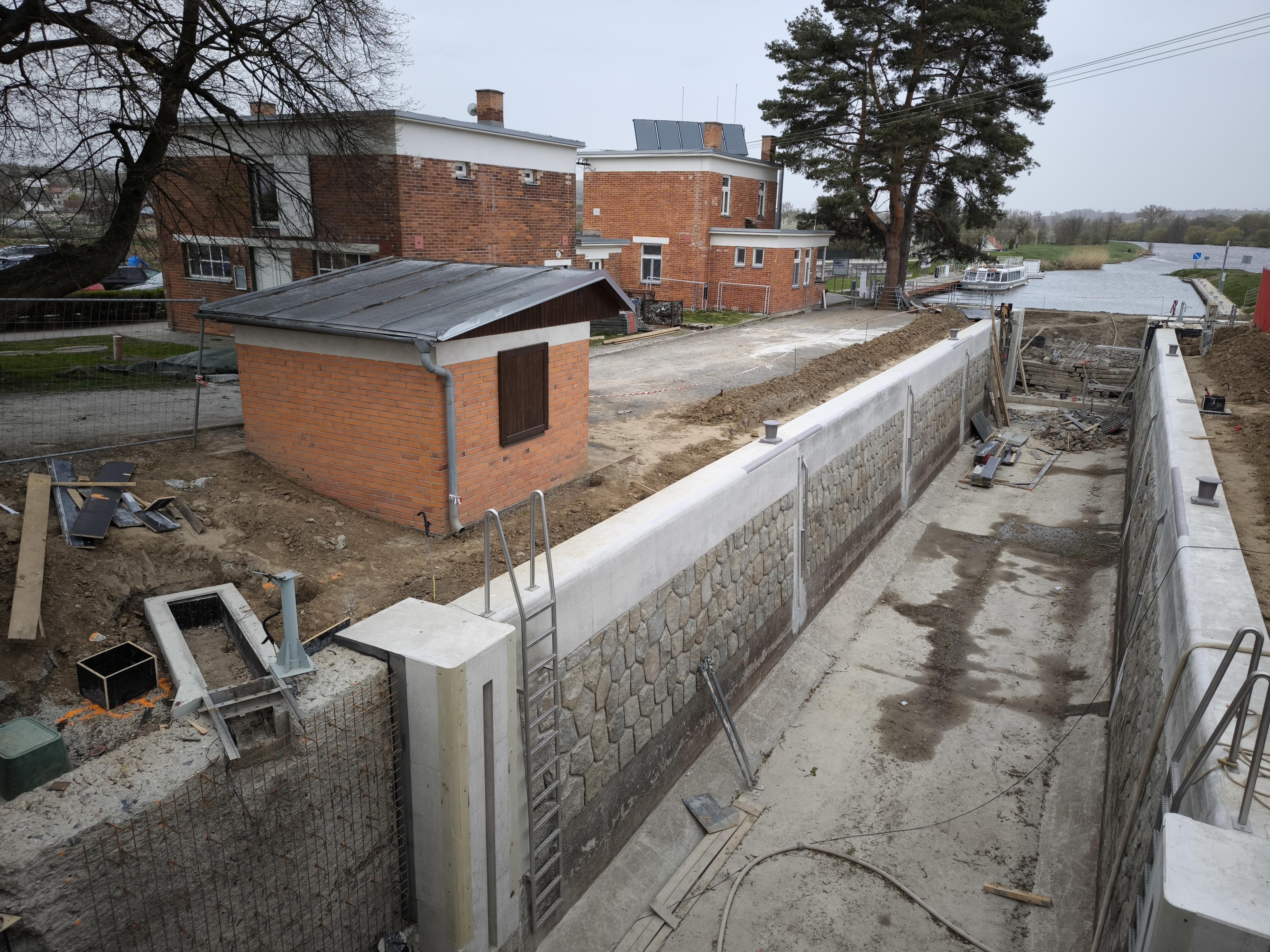 Plavební komora Spytihněv foto 4