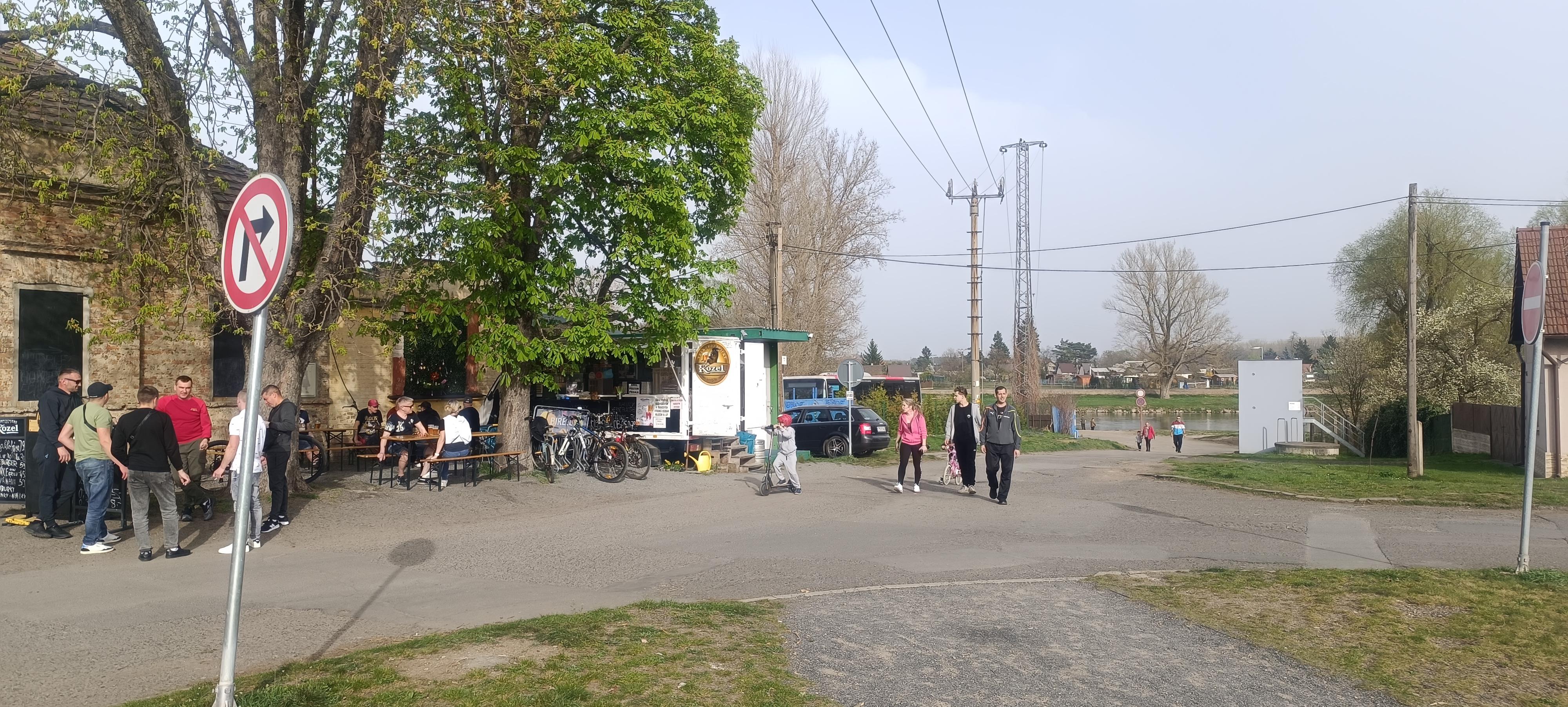 Pod kaštany food track foto 5