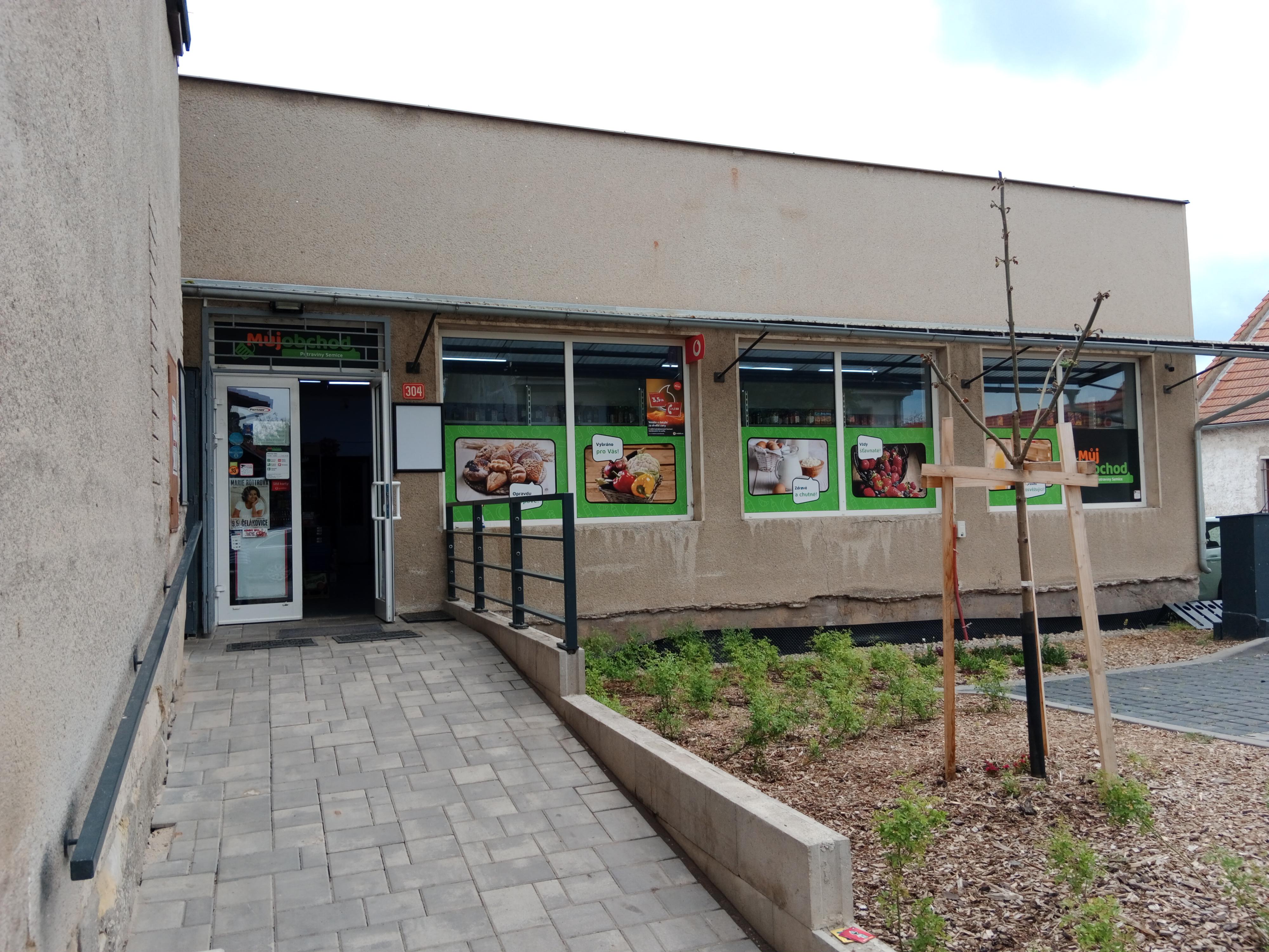 Potraviny Semice 304