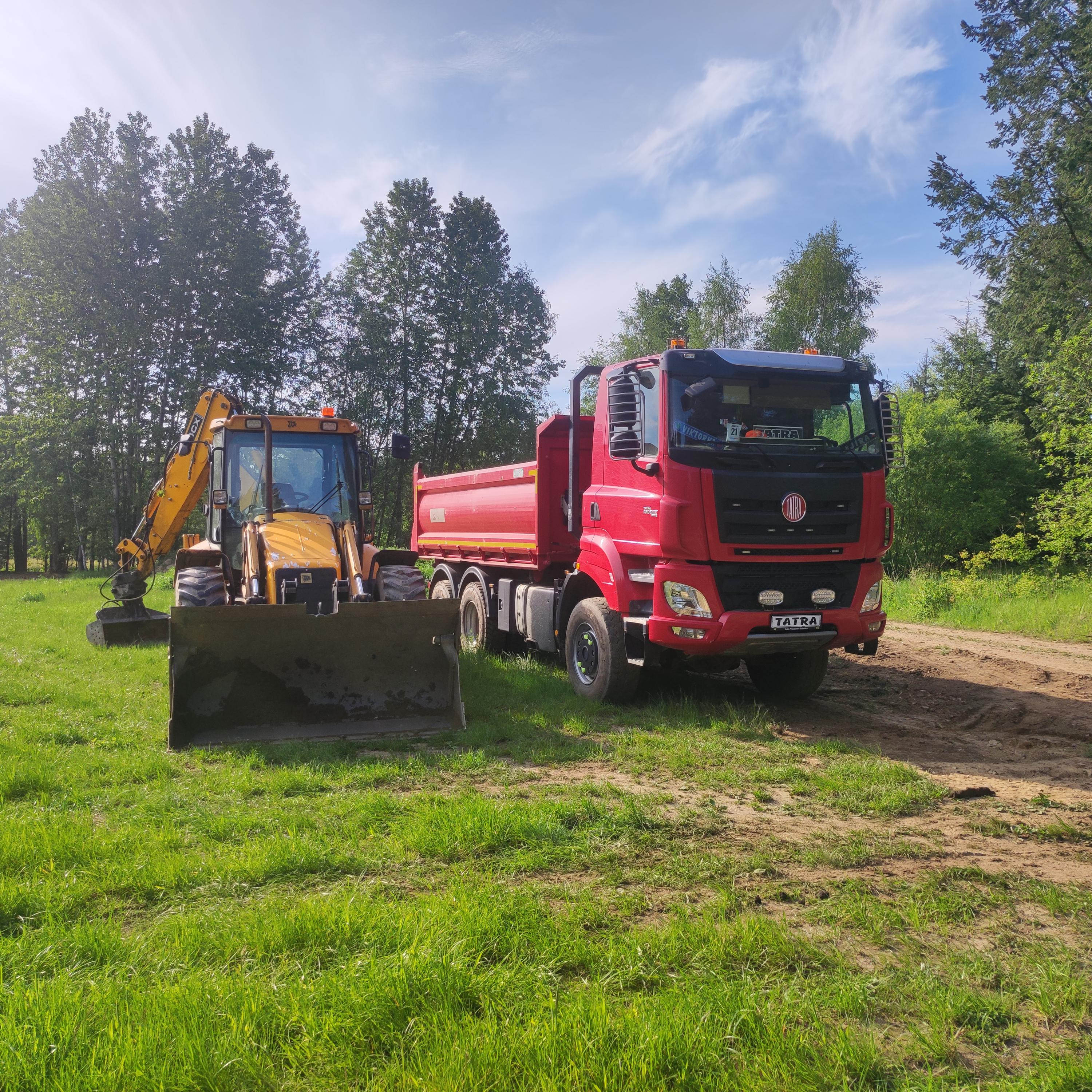 Jiří Bučko - Zemní práce traktorbagrem foto 2