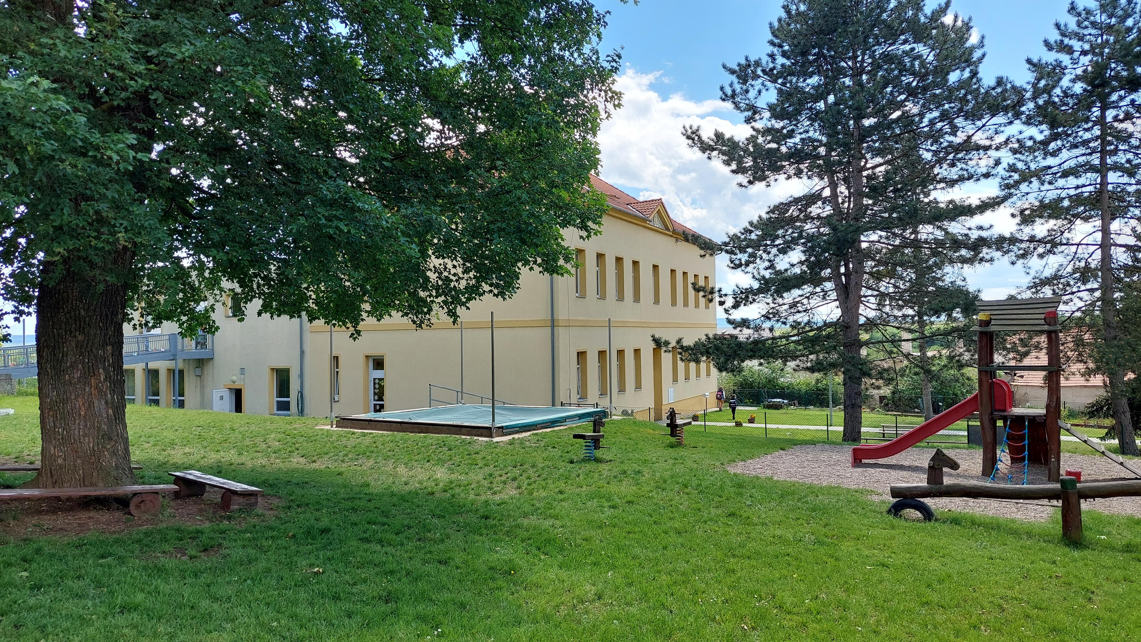 ZŠ a MŠ Bitozeves foto 2