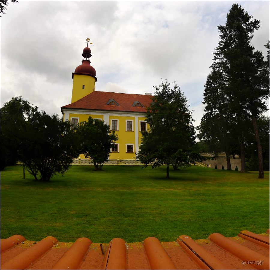 Zámek Stráž nad Nežárkou foto 2