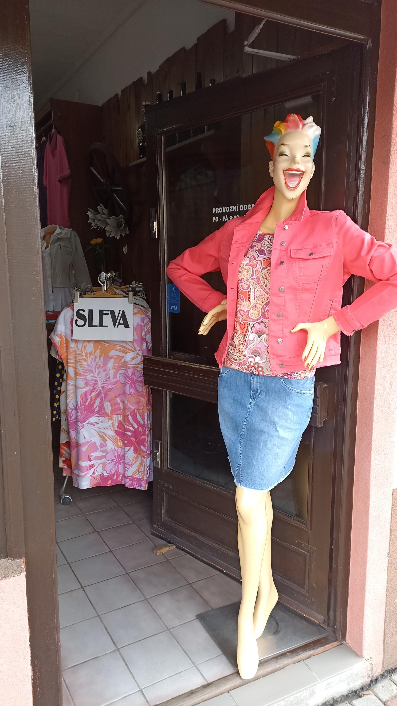 Alena Burešová -Stahoňová  - Prodej zn.oblečení foto 3