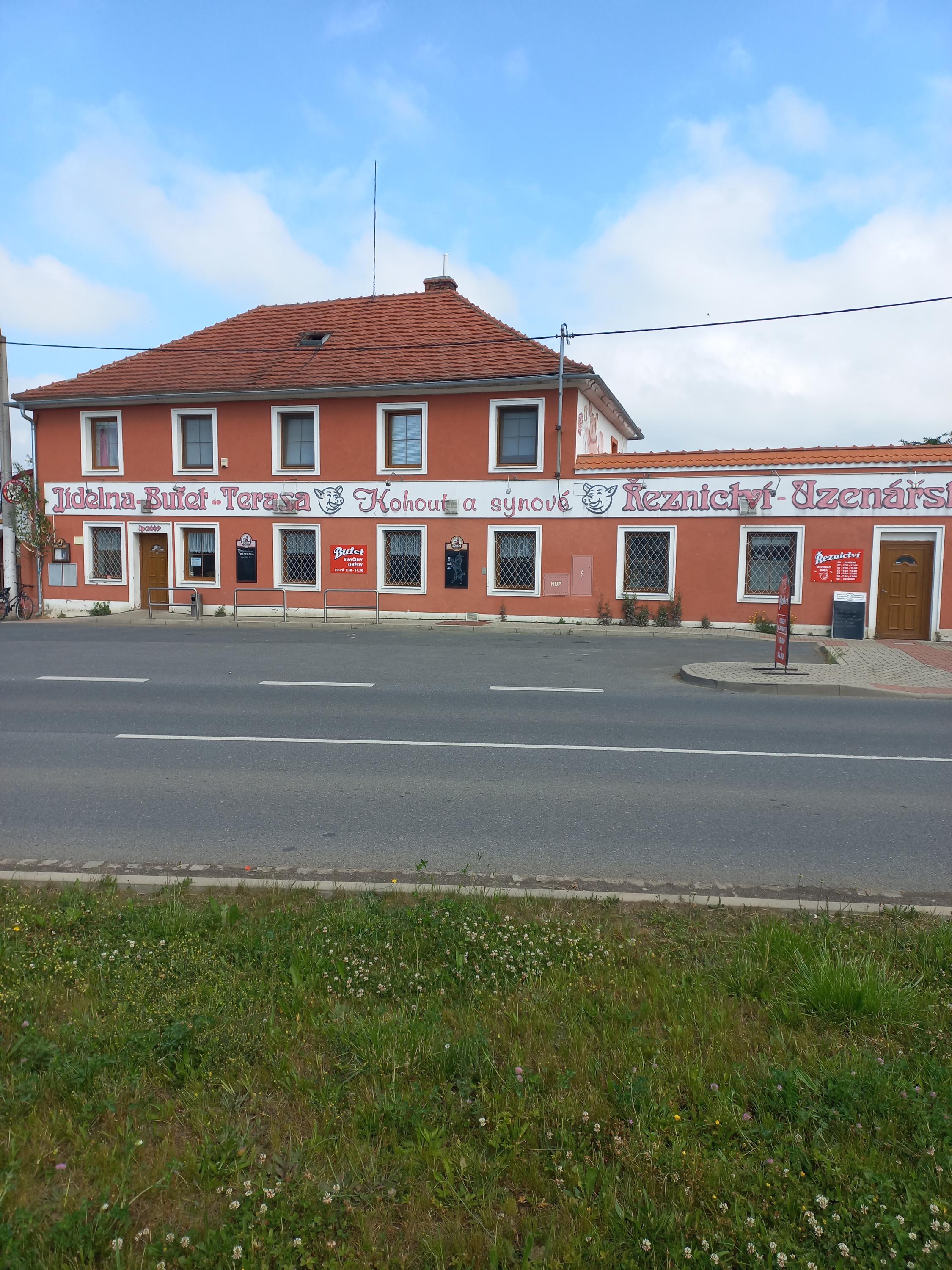 JÍDELNA - BUFET - Kohout a synové foto 2