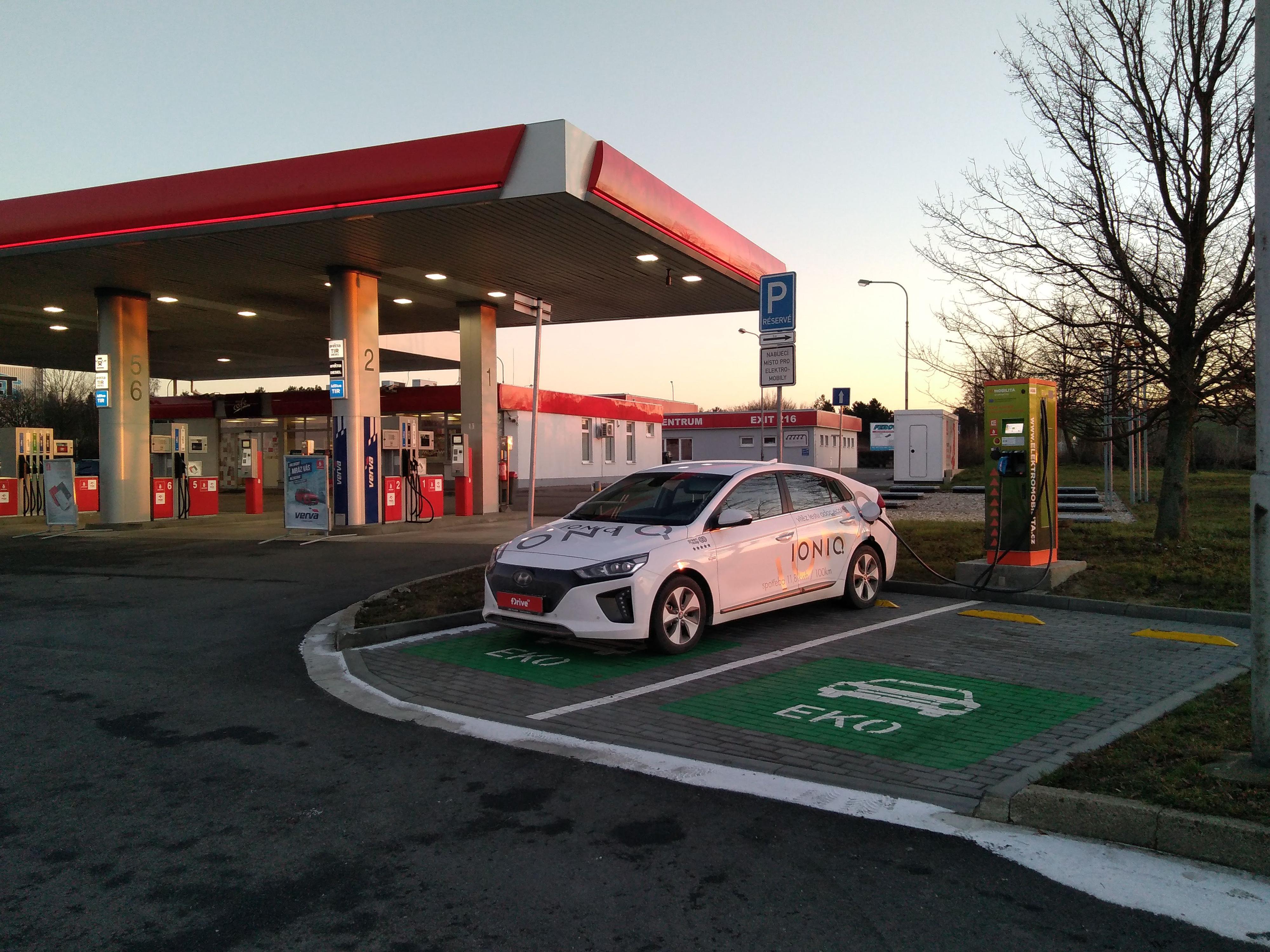 Nabíjecí stanice ČEZ foto 2