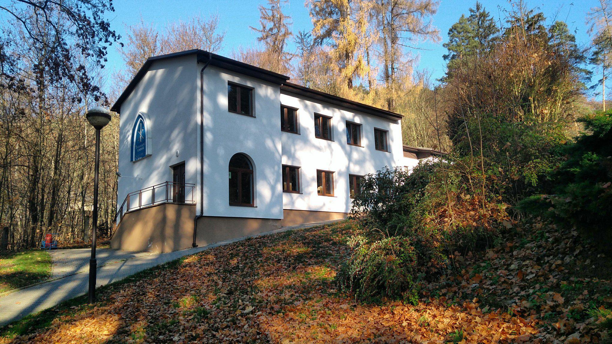 Církev adventistů sedmého dne - knihovna foto 2