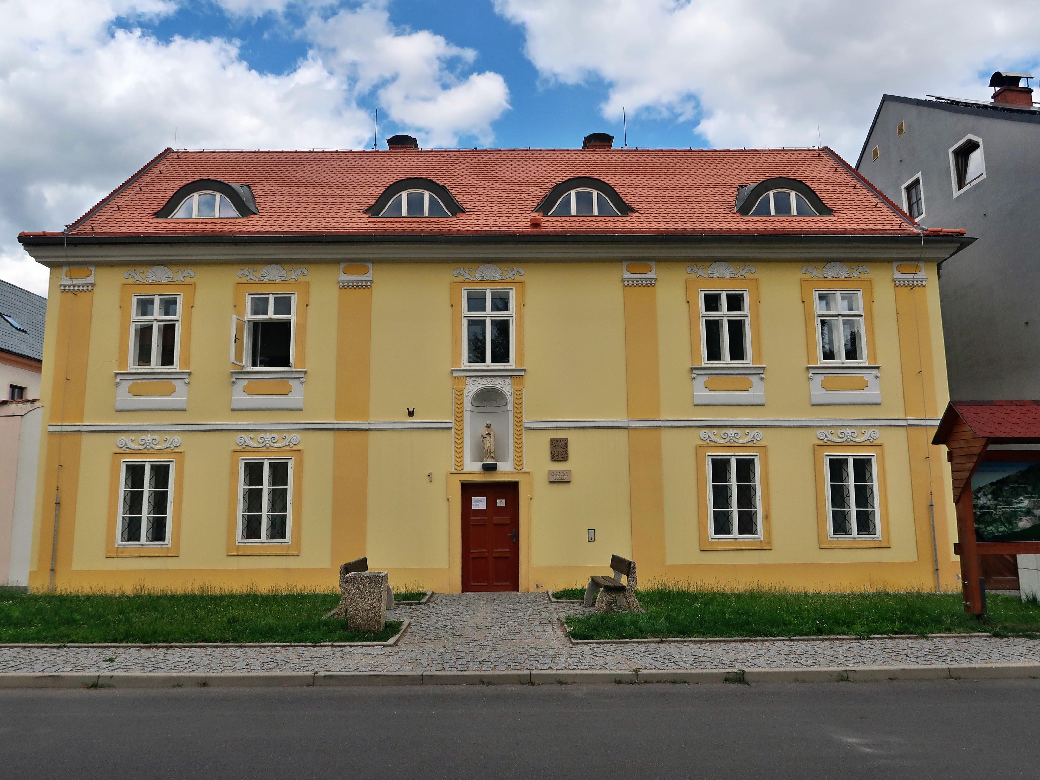 Mariánské Radčice - obecní úřad foto 4