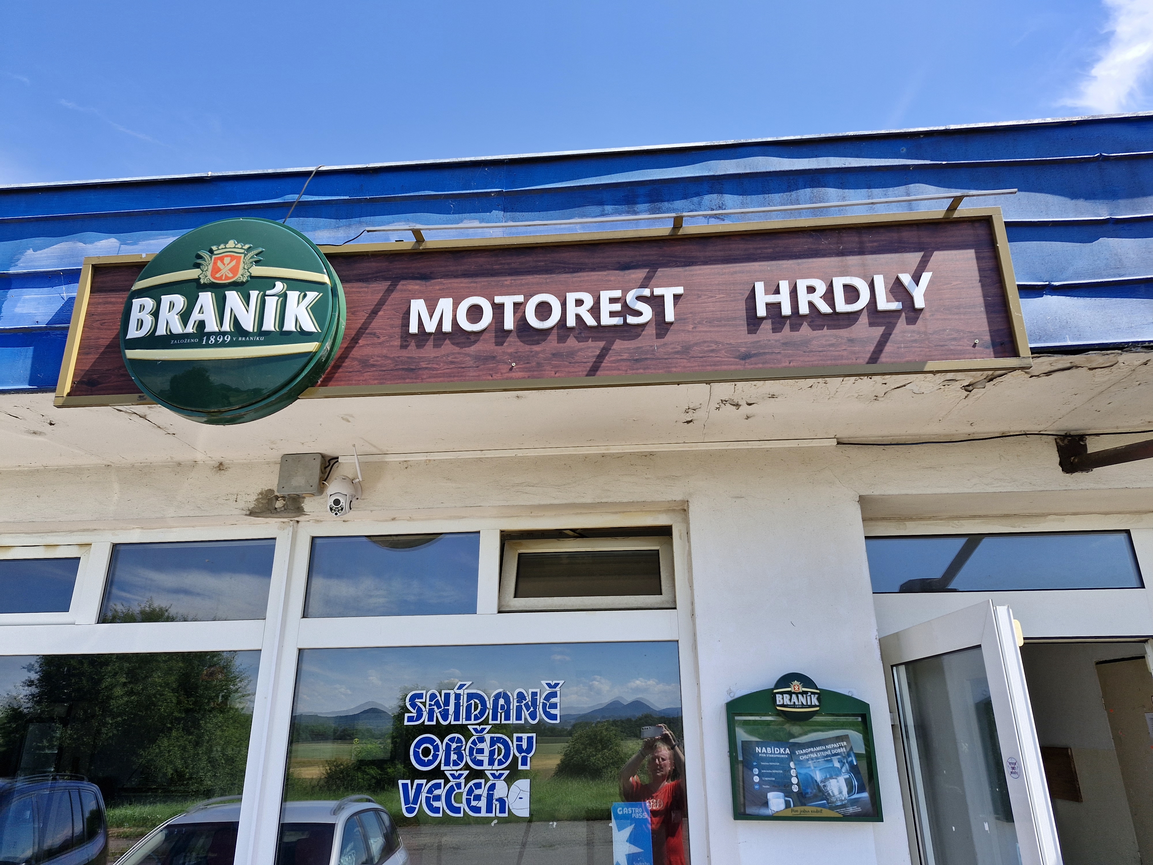 Motorest Hrdly foto 2