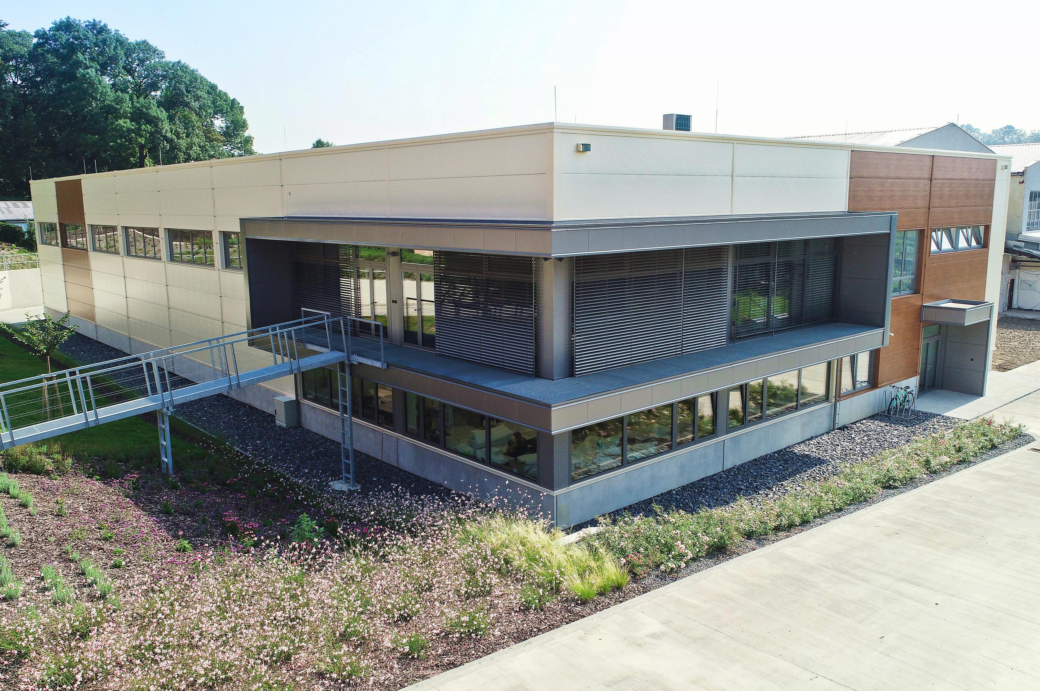 MONT-KOVO - MONTOVANÉ HALY