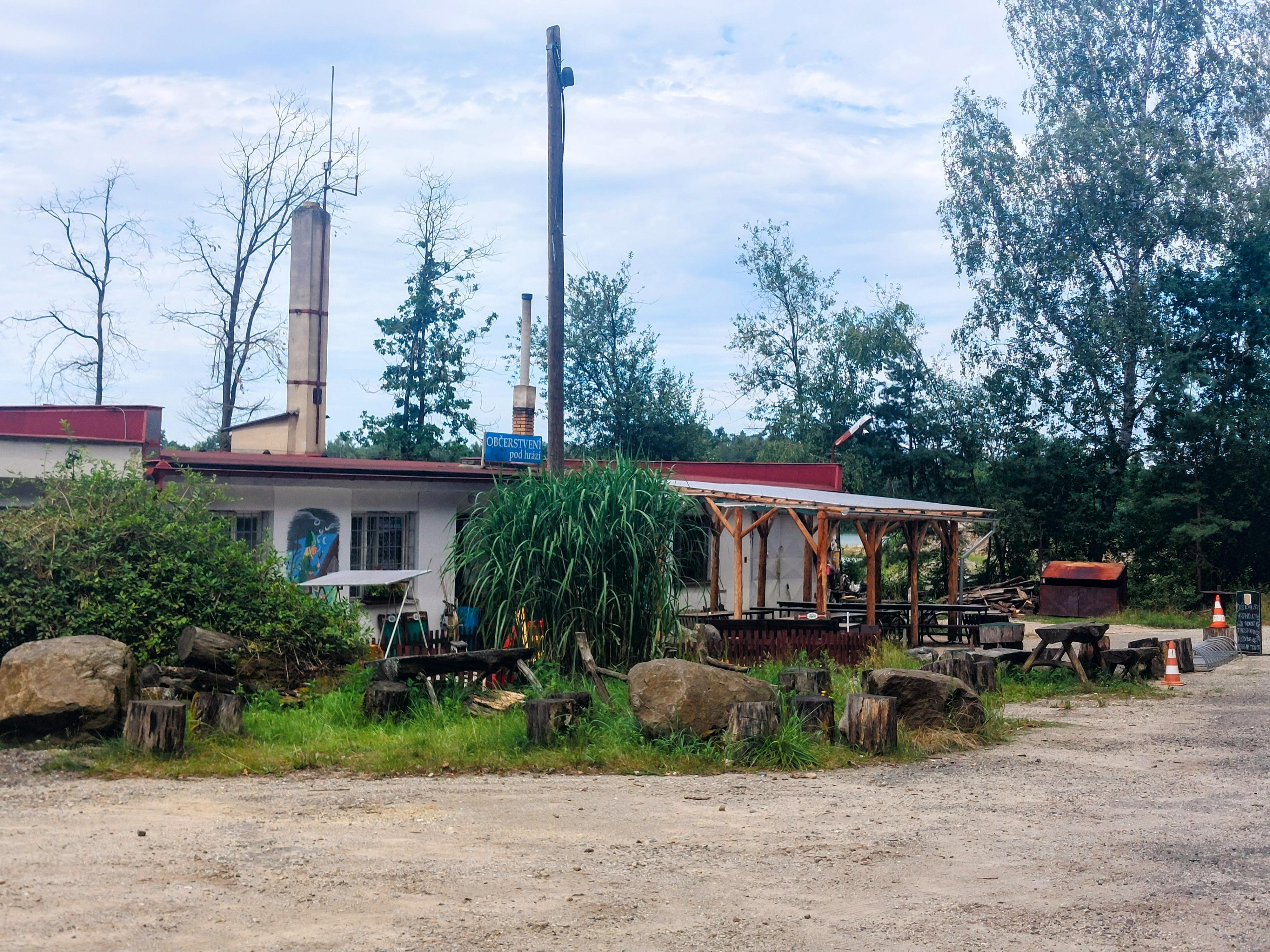 Občerstvení pod hrází foto 4
