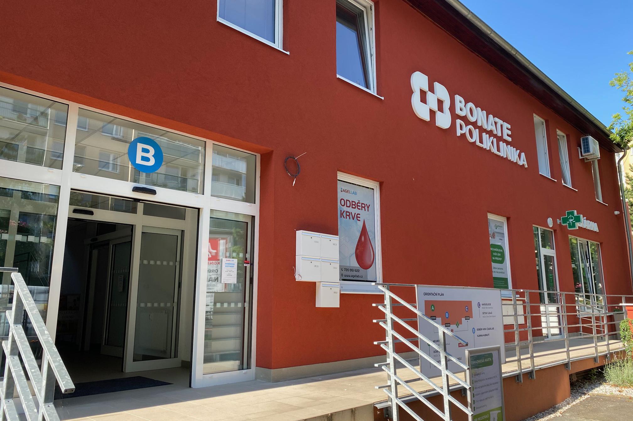 Dr. Dmytro Perepelytsia, MediClinic a.s.