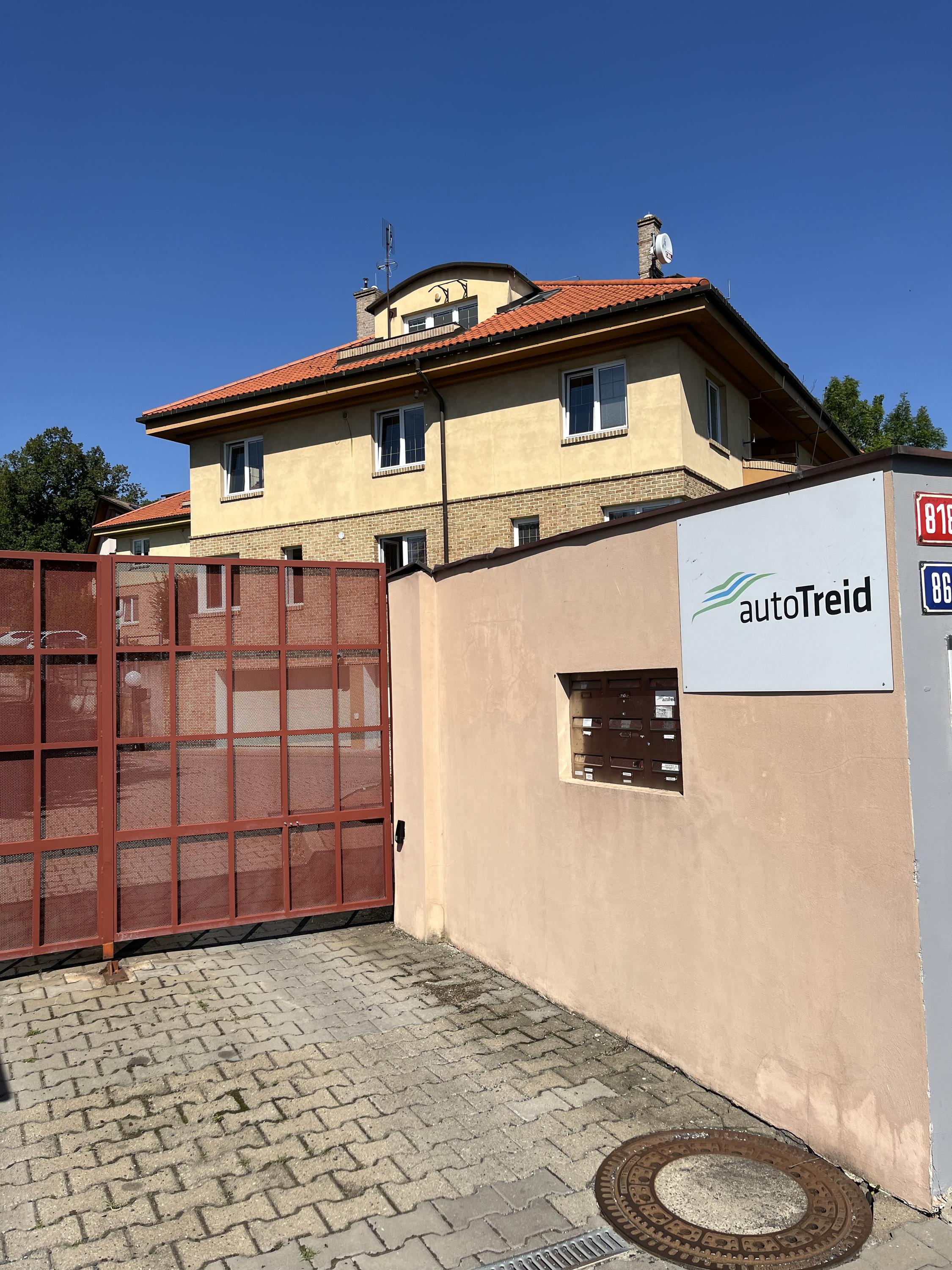 AUTOTREID spol. s r.o. foto 1