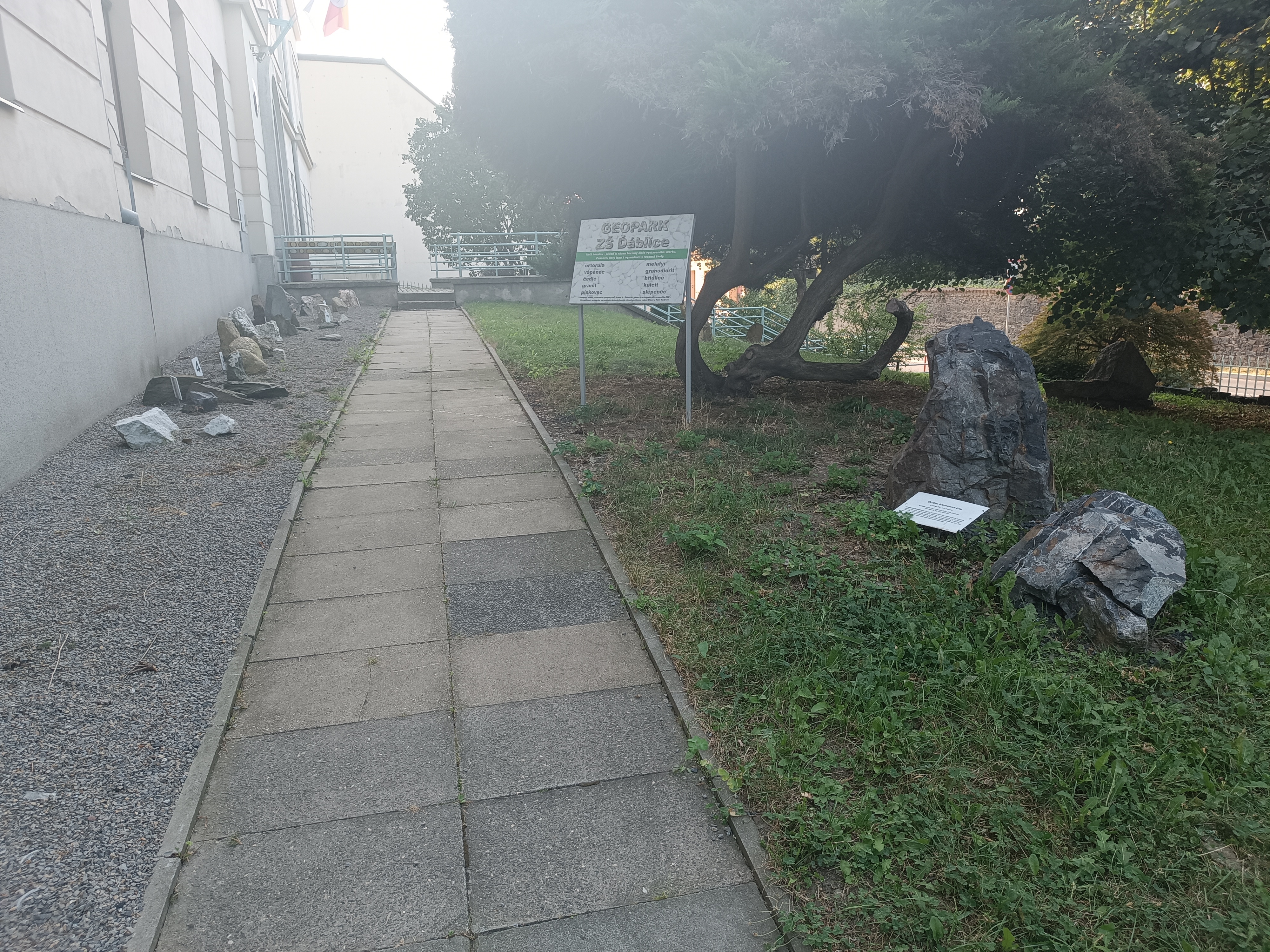 Základní škola a mateřská škola, Praha 8 - Ďáblice, U Parkánu 17 foto 3