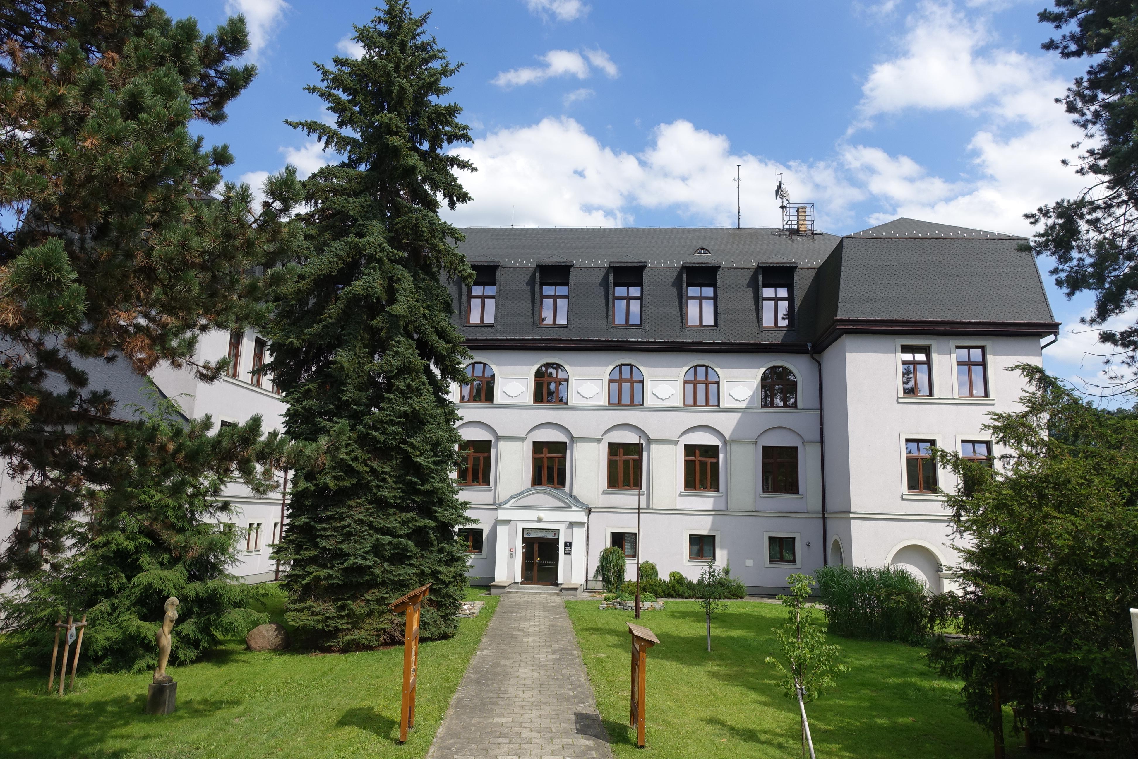 ZŠ Hradec nad Moravicí, Opavská